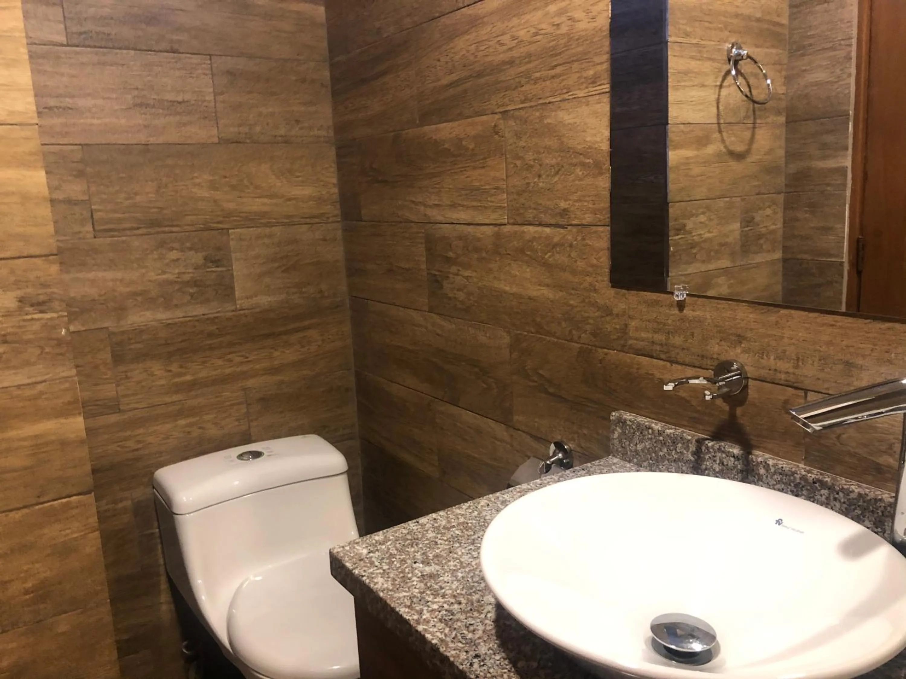 Bathroom in Hotel Ambassador