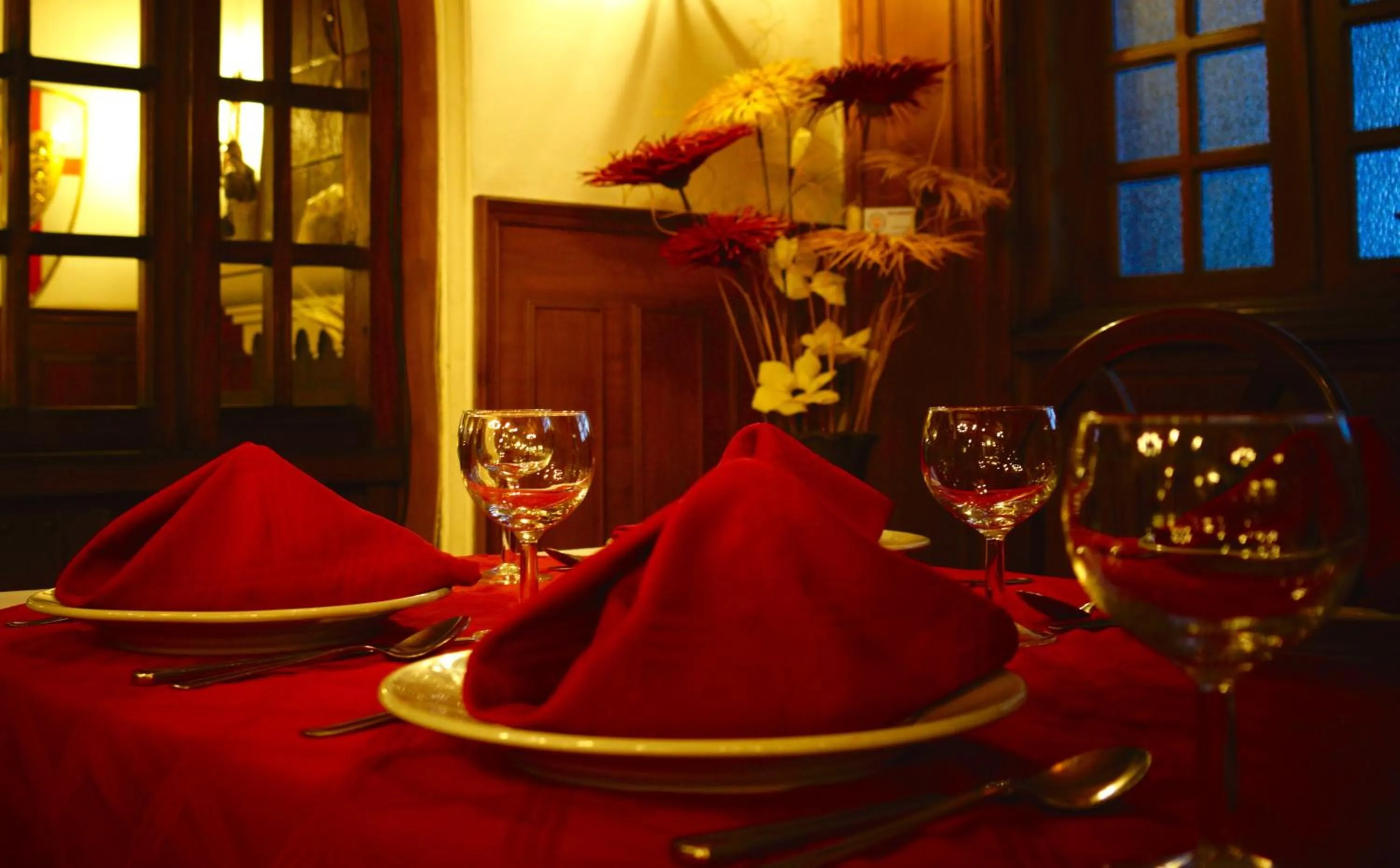 Restaurant/places to eat in Hotel Ambassador