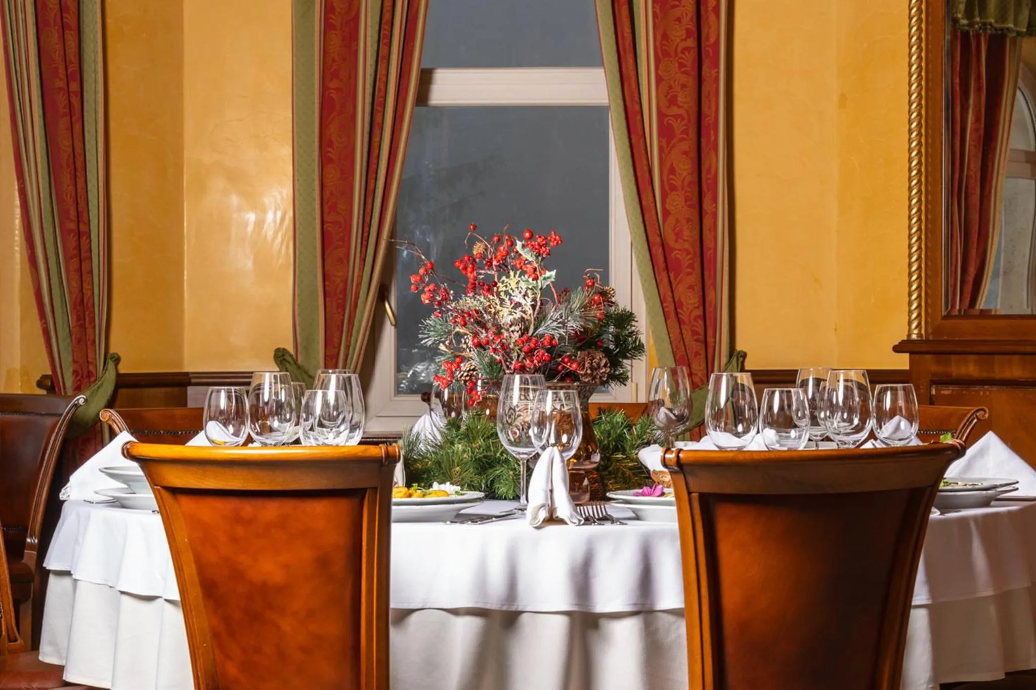 Restaurant/places to eat in Festa Winter Palace Hotel