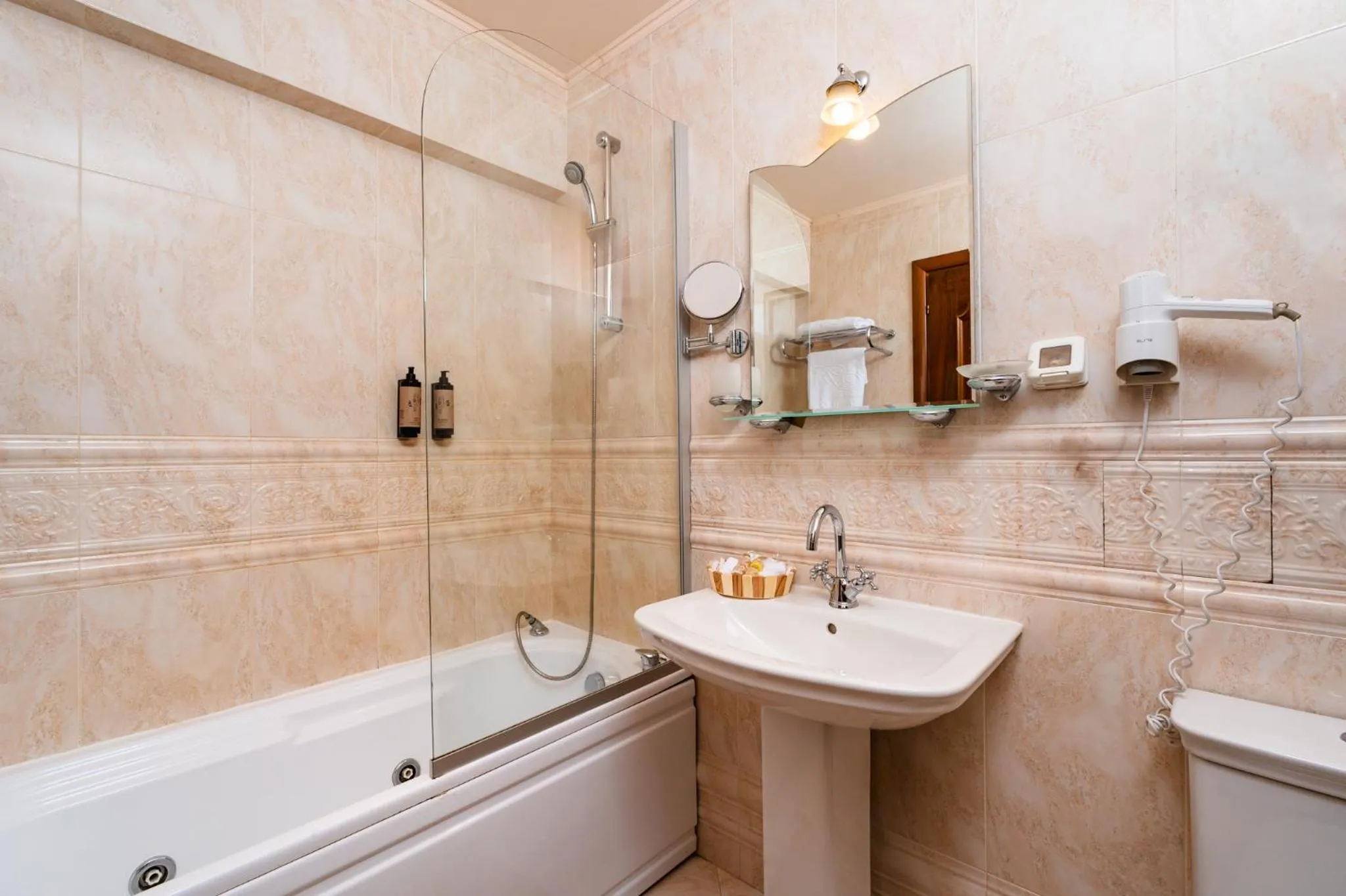 Shower in Festa Winter Palace Hotel