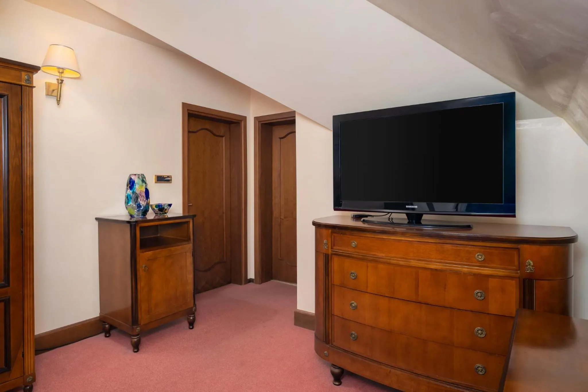 TV and multimedia in Festa Winter Palace Hotel