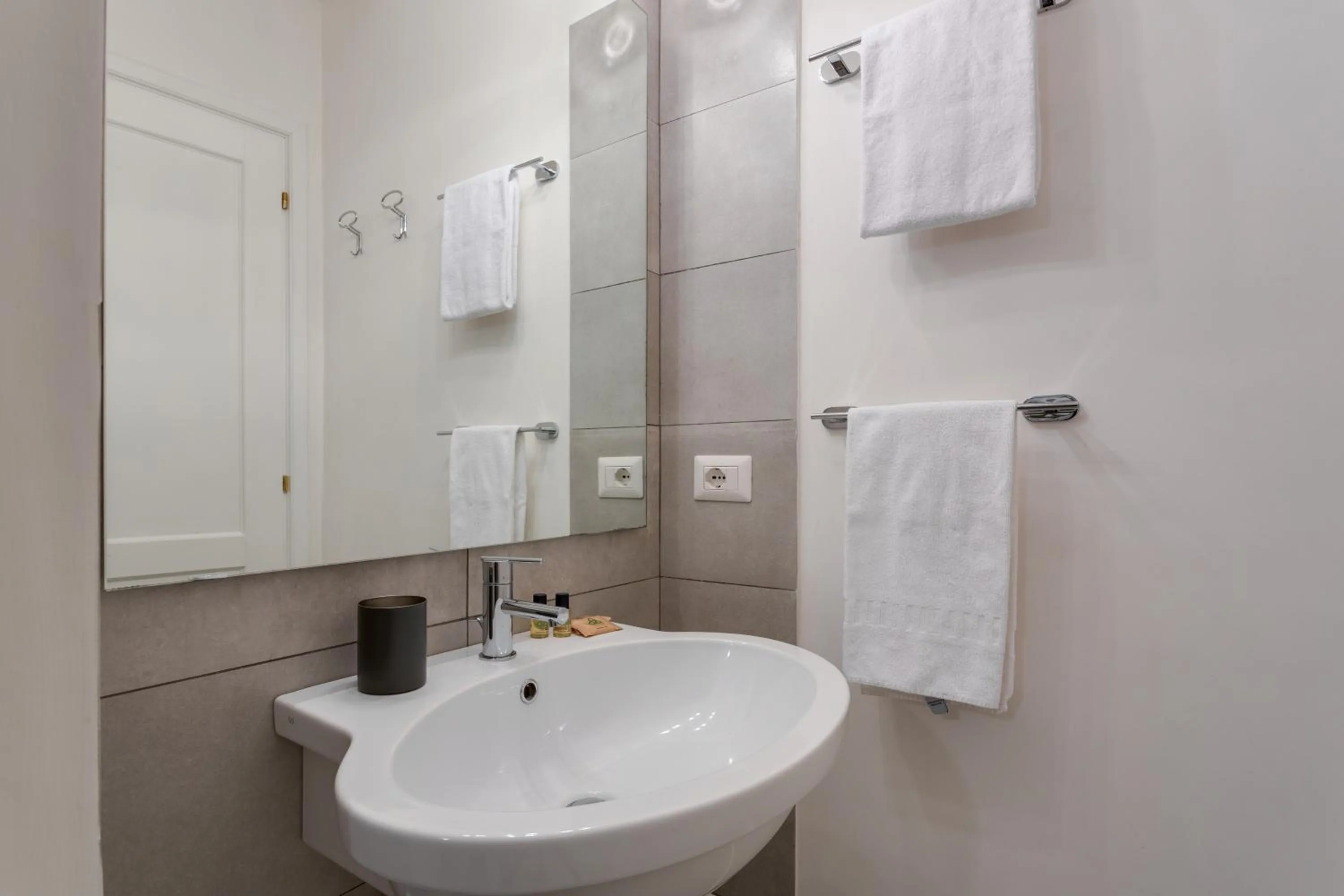 Bathroom in Rome as you feel - Grotta Pinta apartments