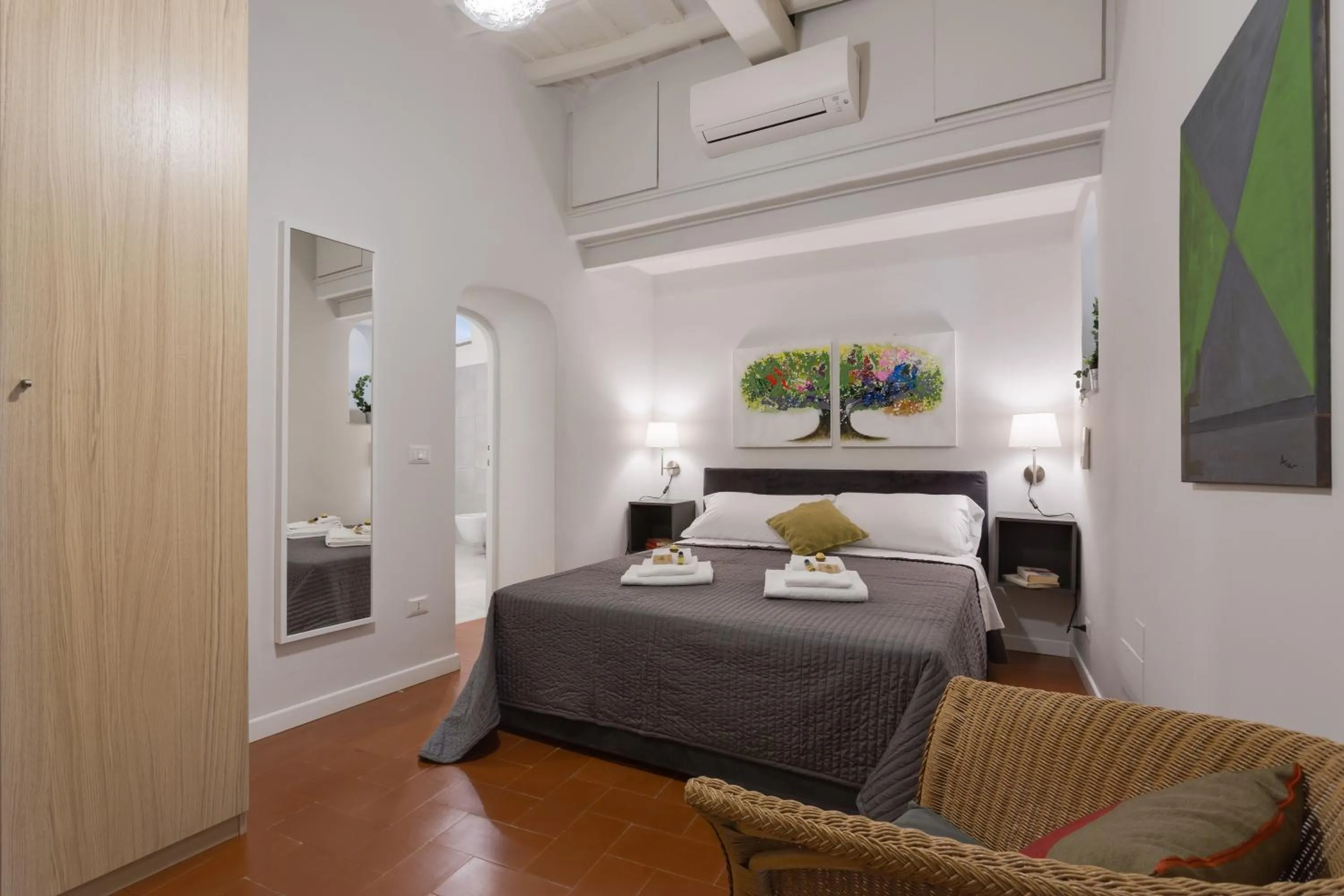 Photo of the whole room, Bed in Rome as you feel - Grotta Pinta apartments