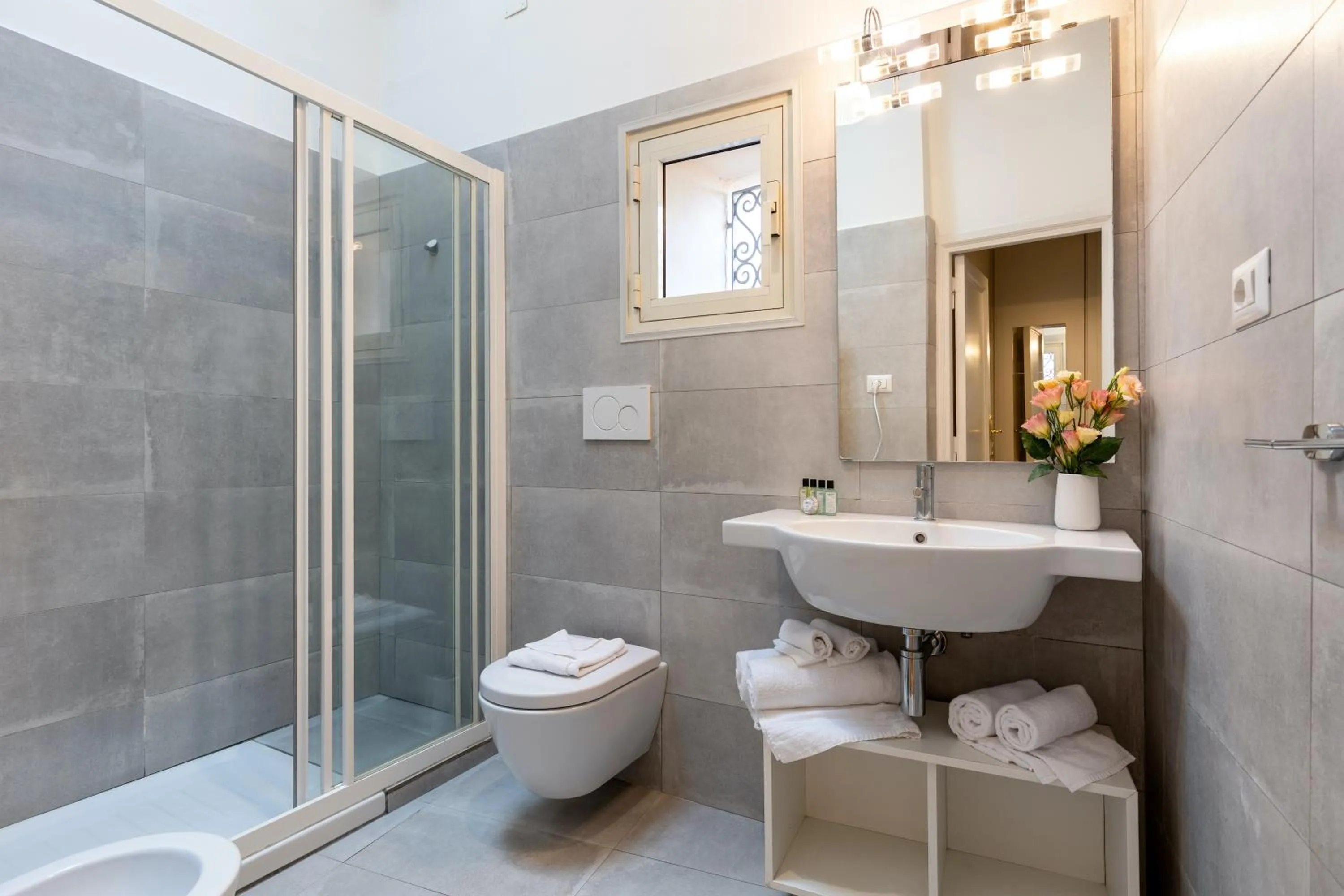 Shower in Rome as you feel - Grotta Pinta apartments