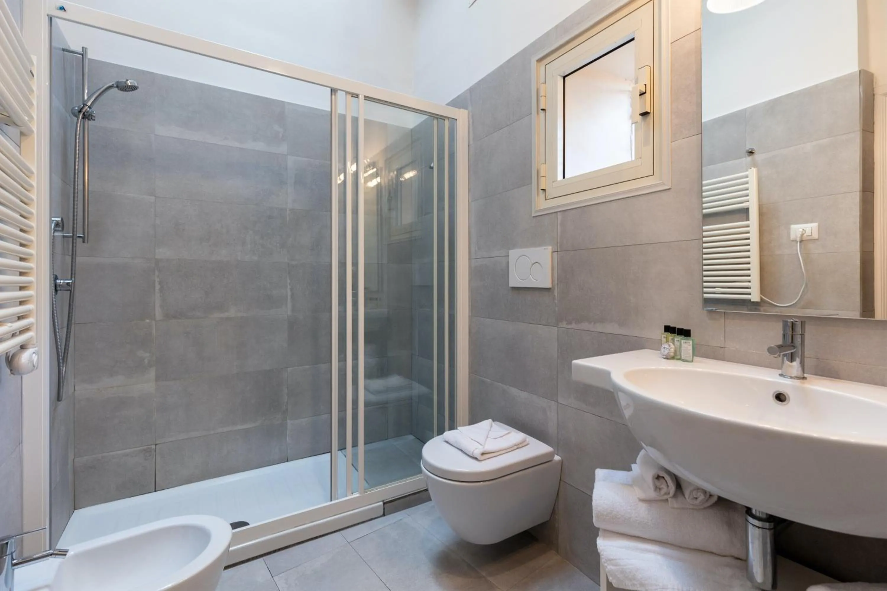 Shower in Rome as you feel - Grotta Pinta apartments