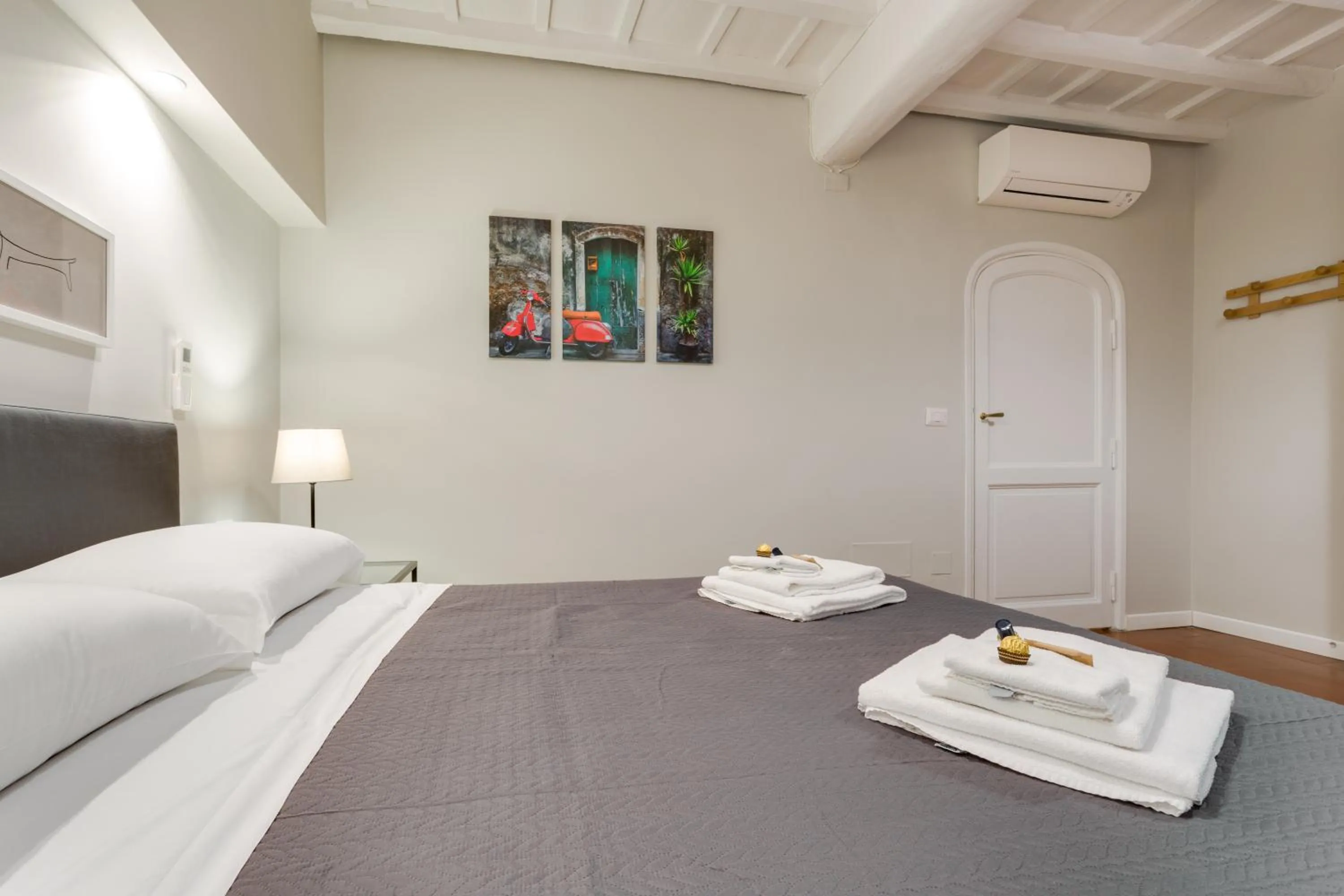 Bedroom, Bed in Rome as you feel - Grotta Pinta apartments