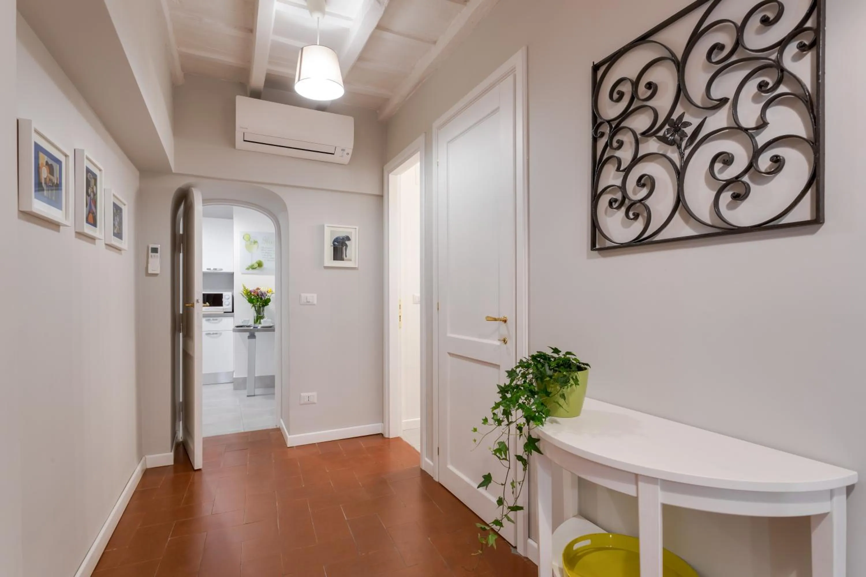 Decorative detail in Rome as you feel - Grotta Pinta apartments