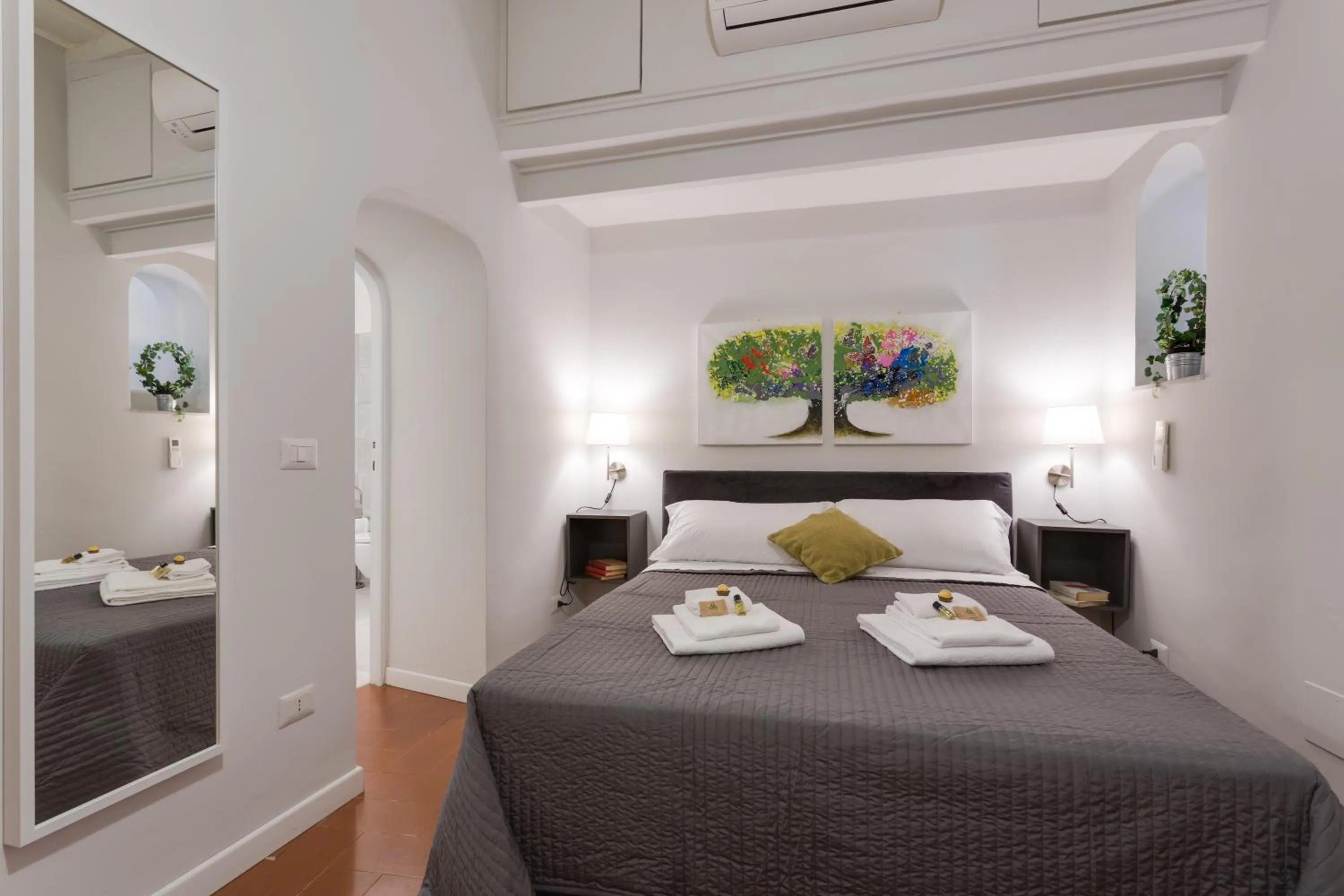 Photo of the whole room, Bed in Rome as you feel - Grotta Pinta apartments