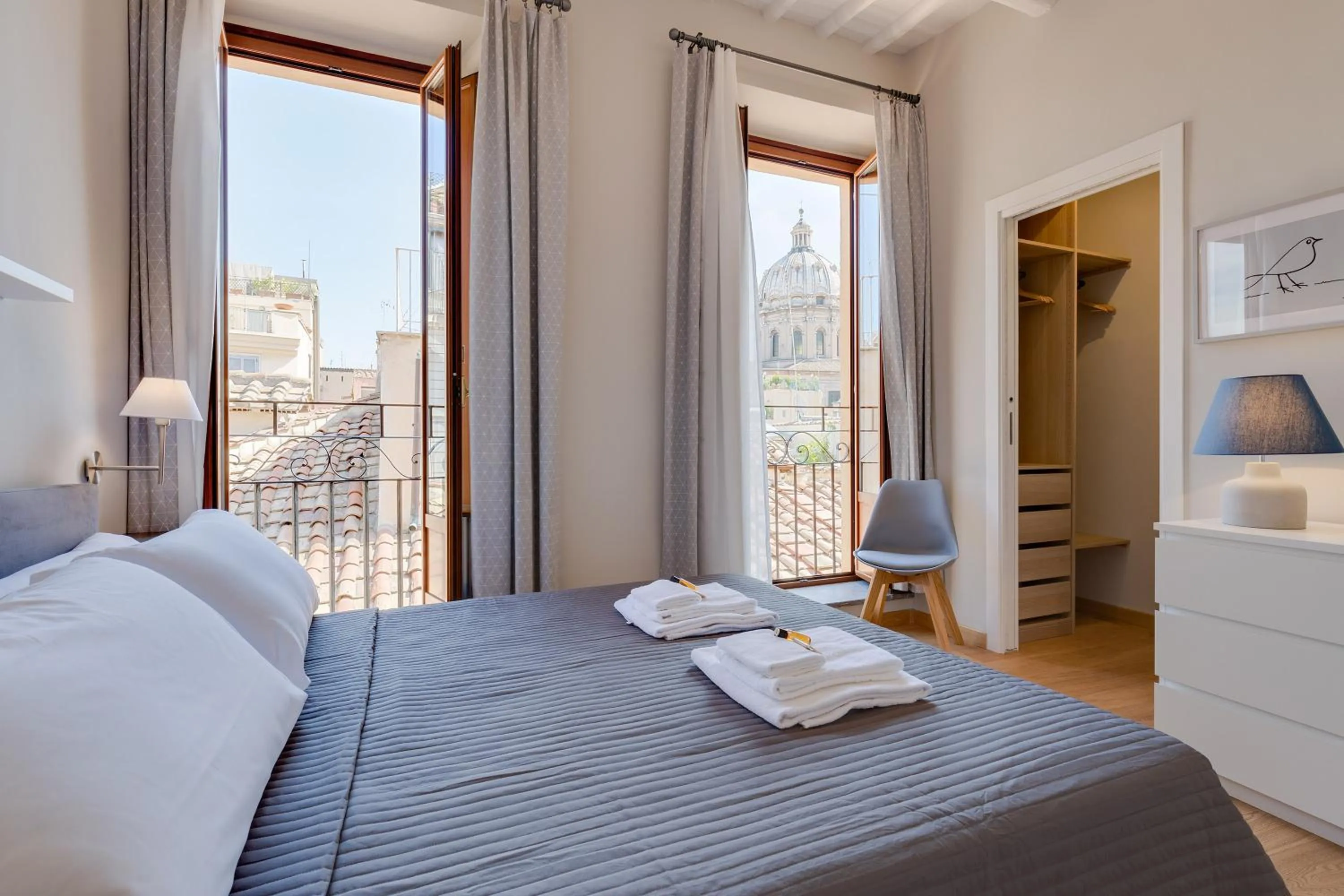 Photo of the whole room, Bed in Rome as you feel - Grotta Pinta apartments
