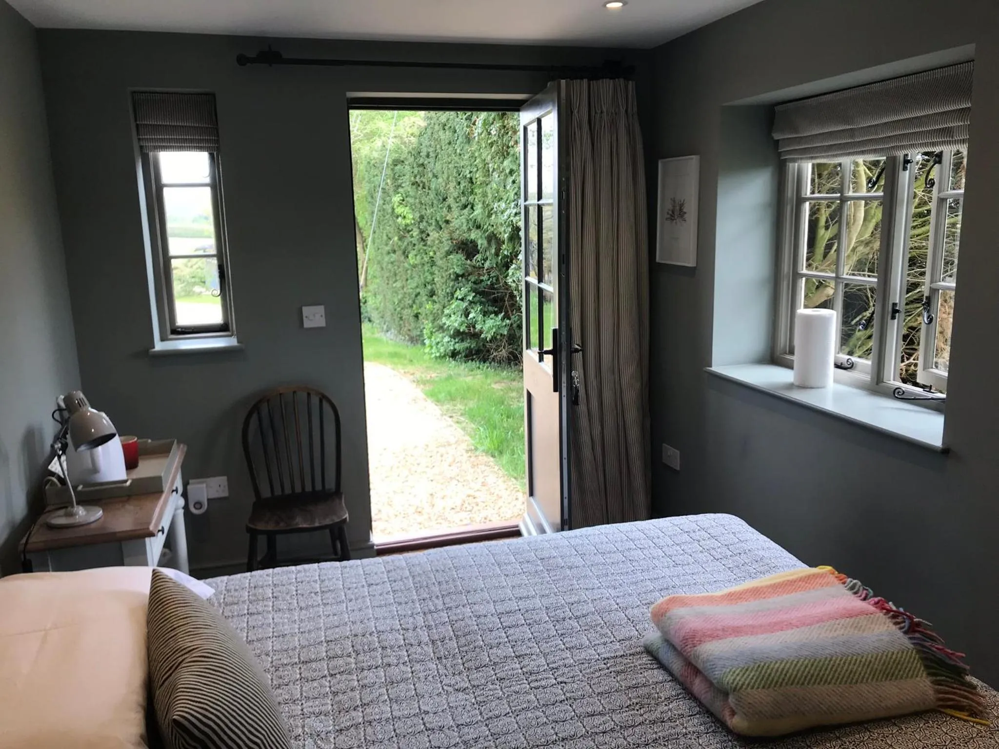Garden view, Bed in Church End Cottage