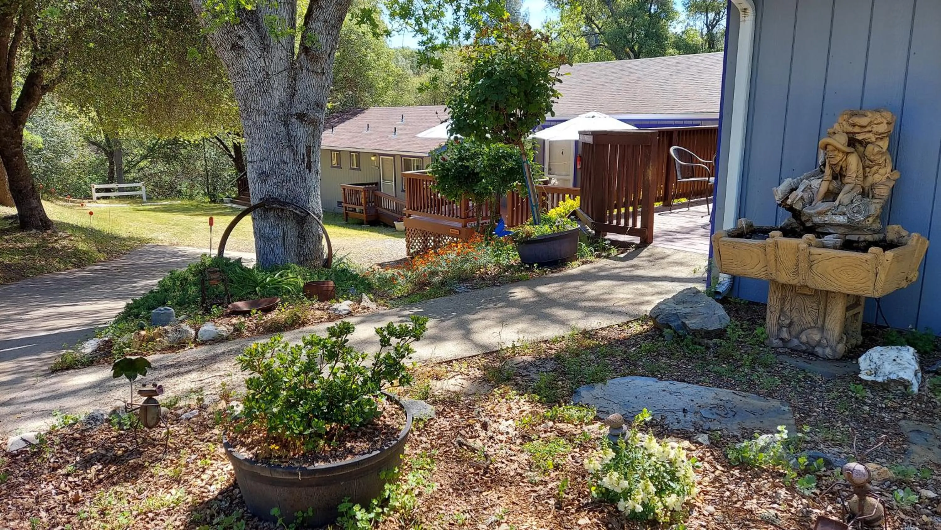 Property building in Little Valley Inn