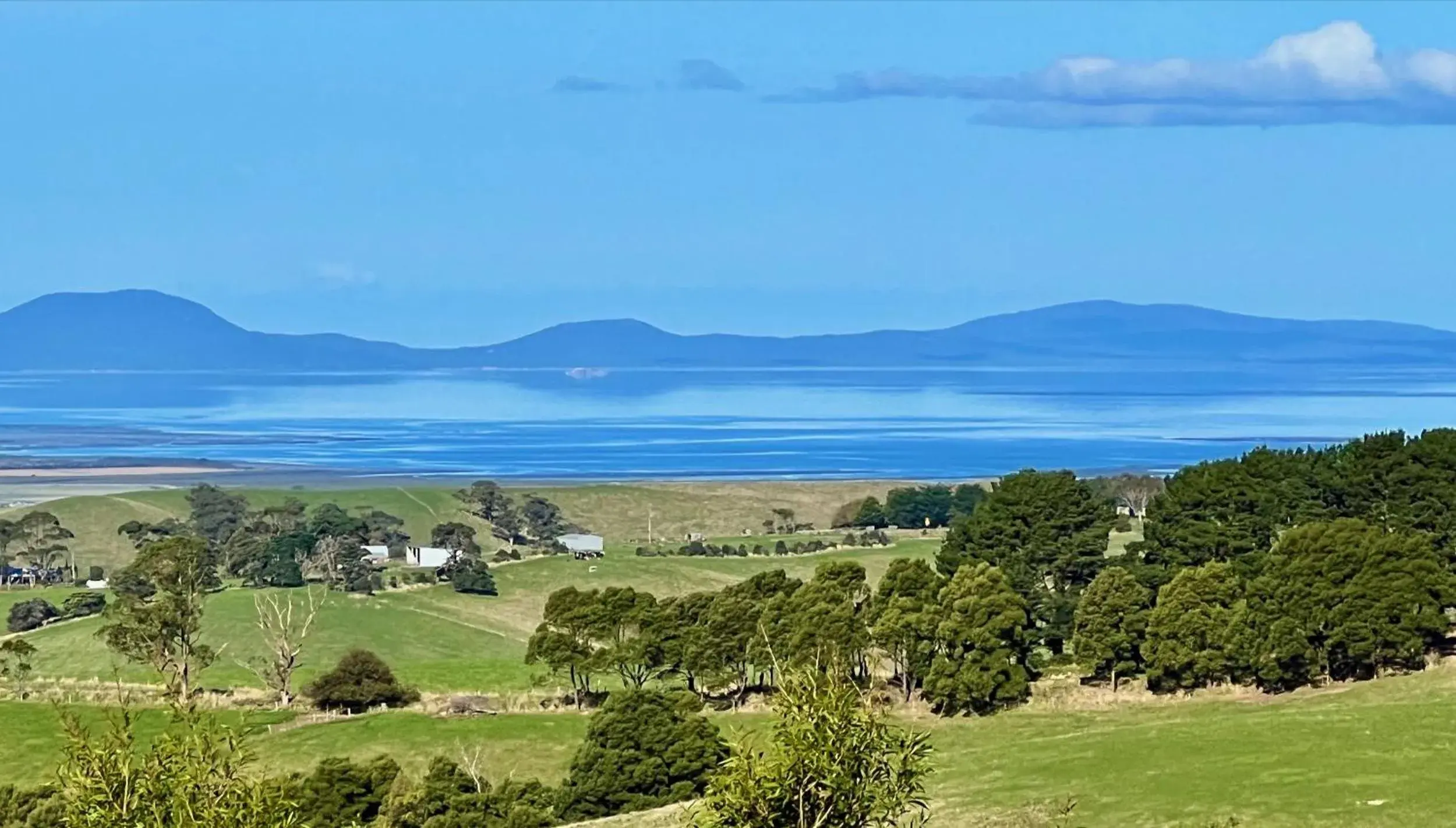 Deluxe Suite with Sea View in Llarrinda Bed & Breakfast Deluxe Suite with Sea View in Llarrinda Bed & Breakfast