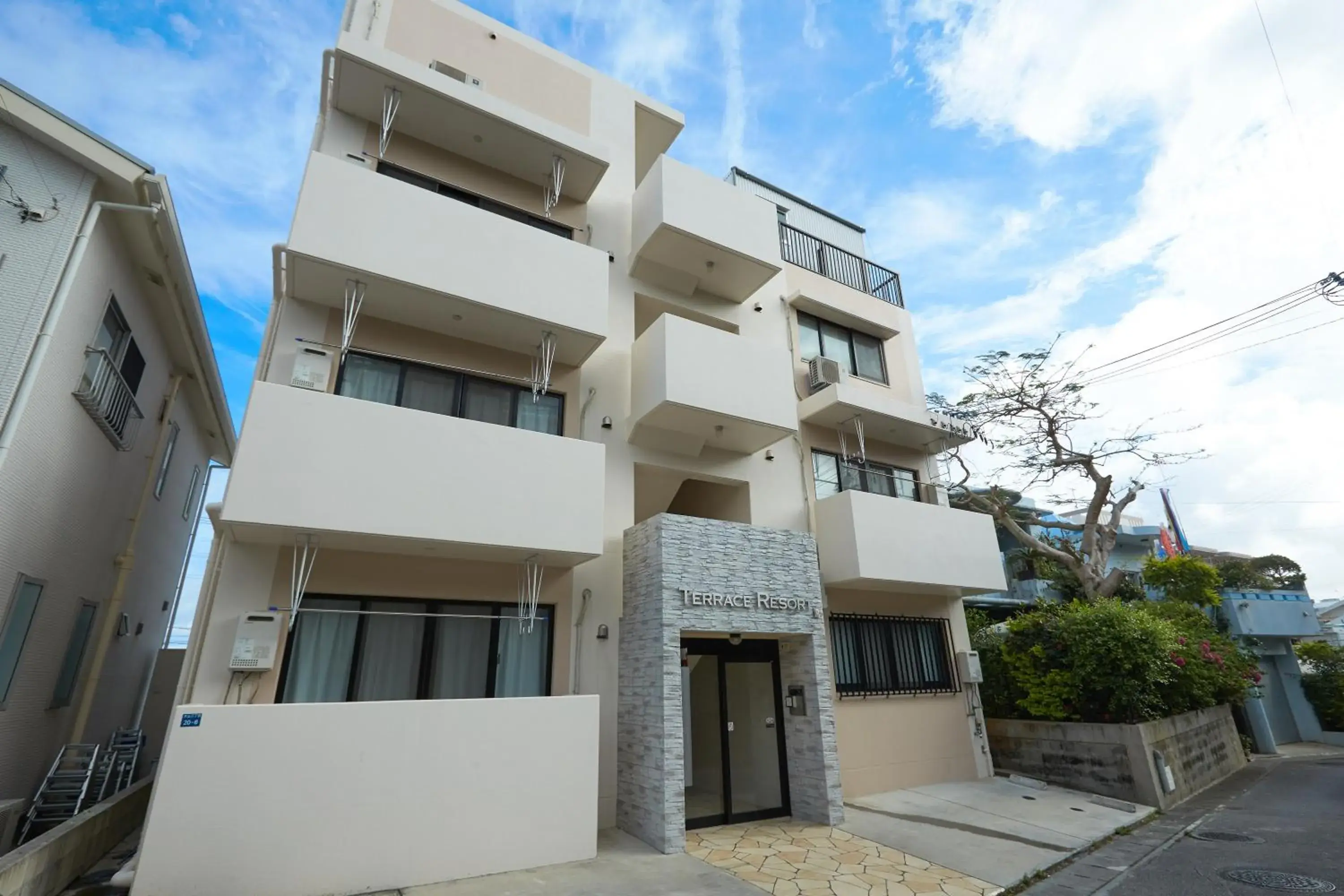 Property building in Terrace Resort Ginowan Property building in Terrace Resort Ginowan