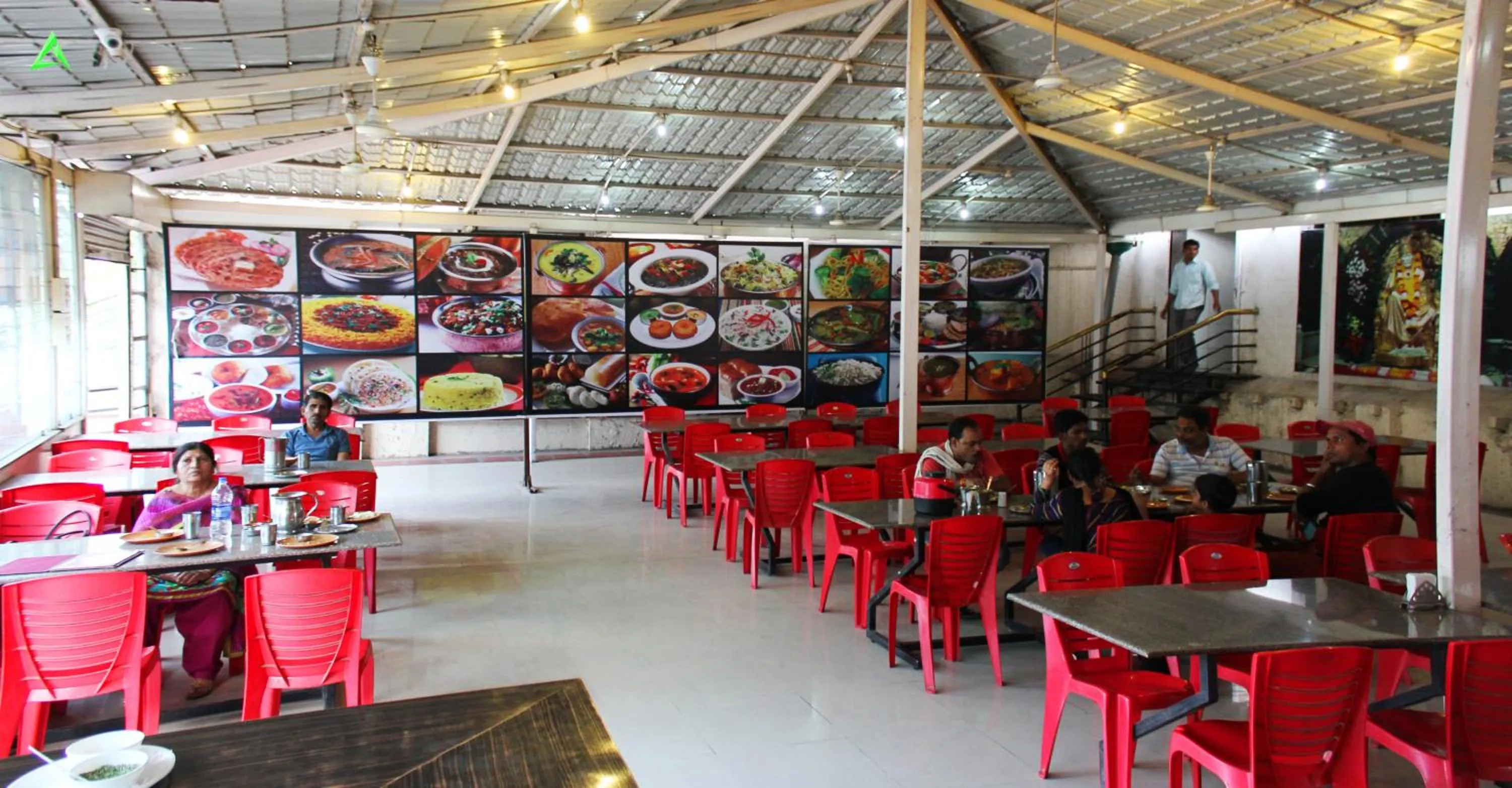 Restaurant/places to eat in Sai Atithi Resort