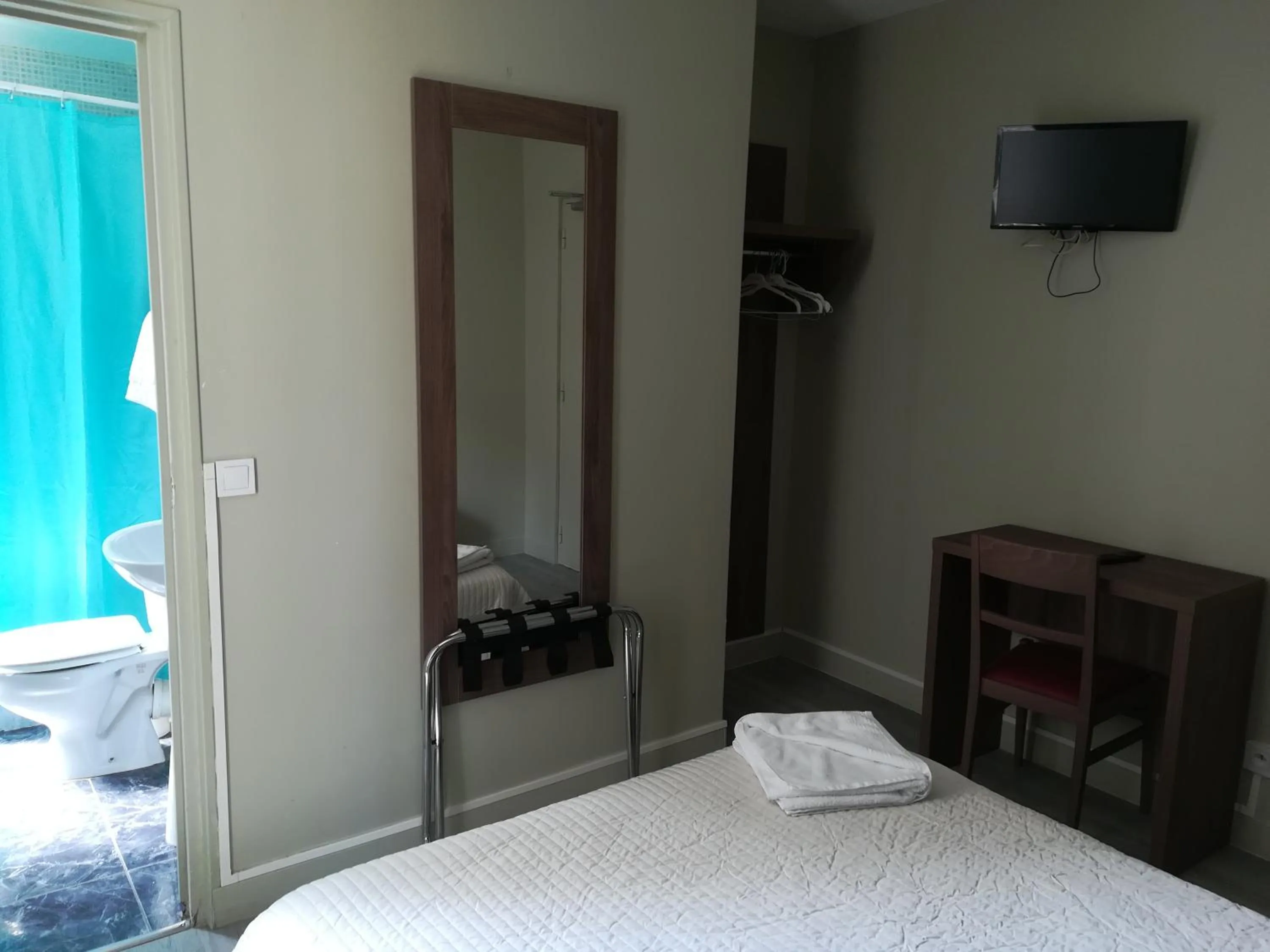 Bed in Hotel du Globe 18