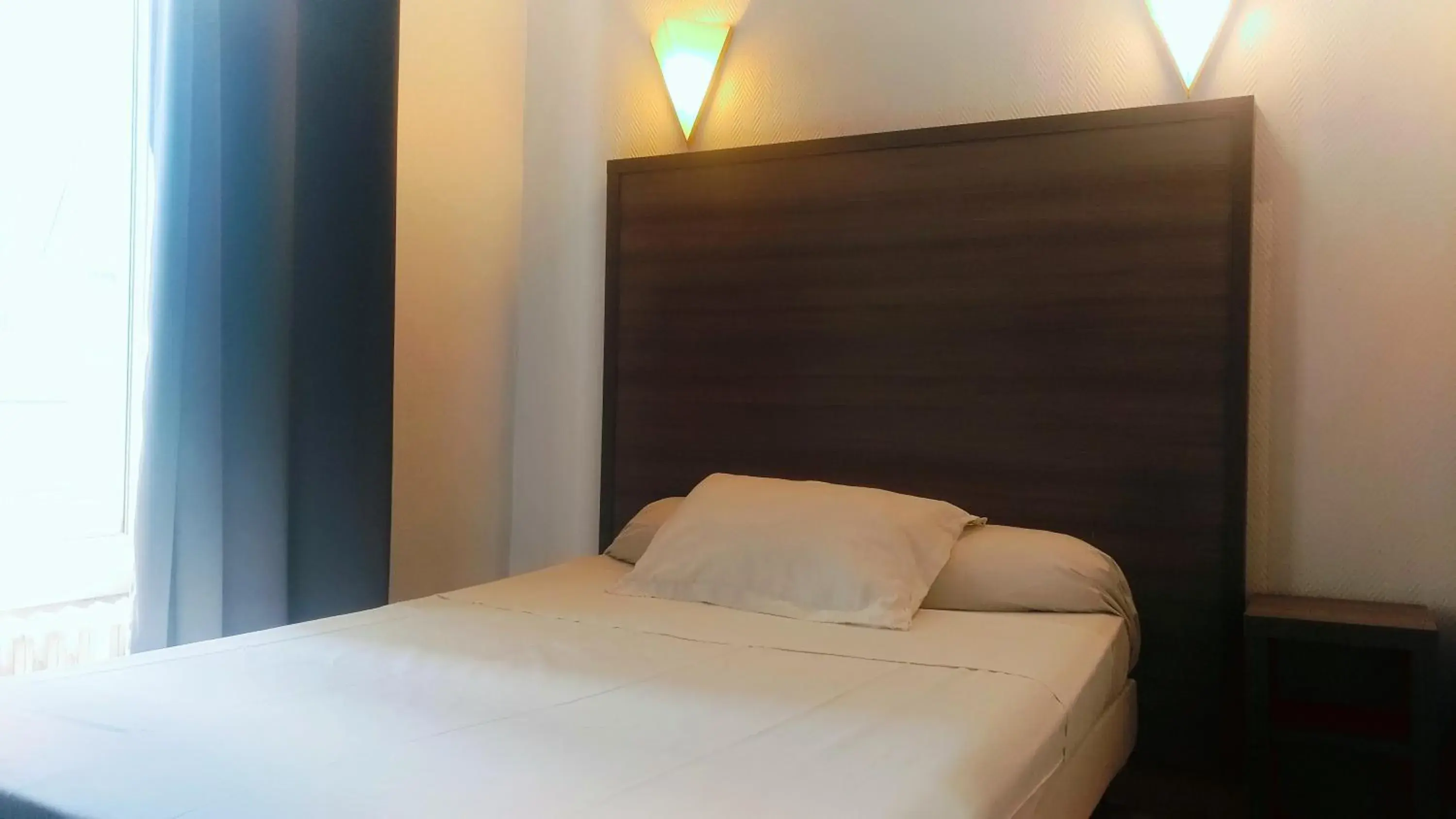Bed in Hotel du Globe 18 Bed in Hotel du Globe 18