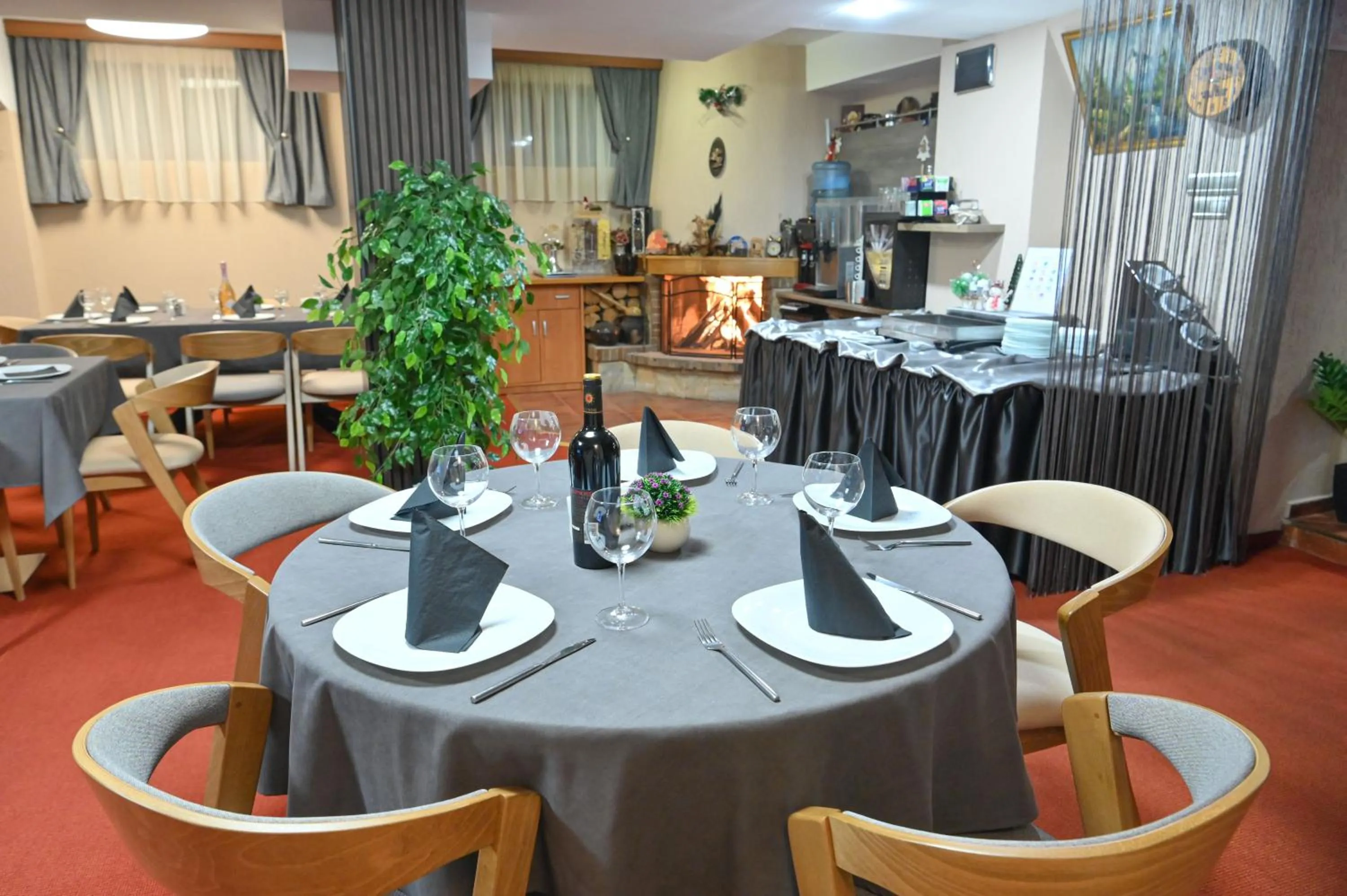 Hotel Rothmans-Breakfast - Free parking - Lobby