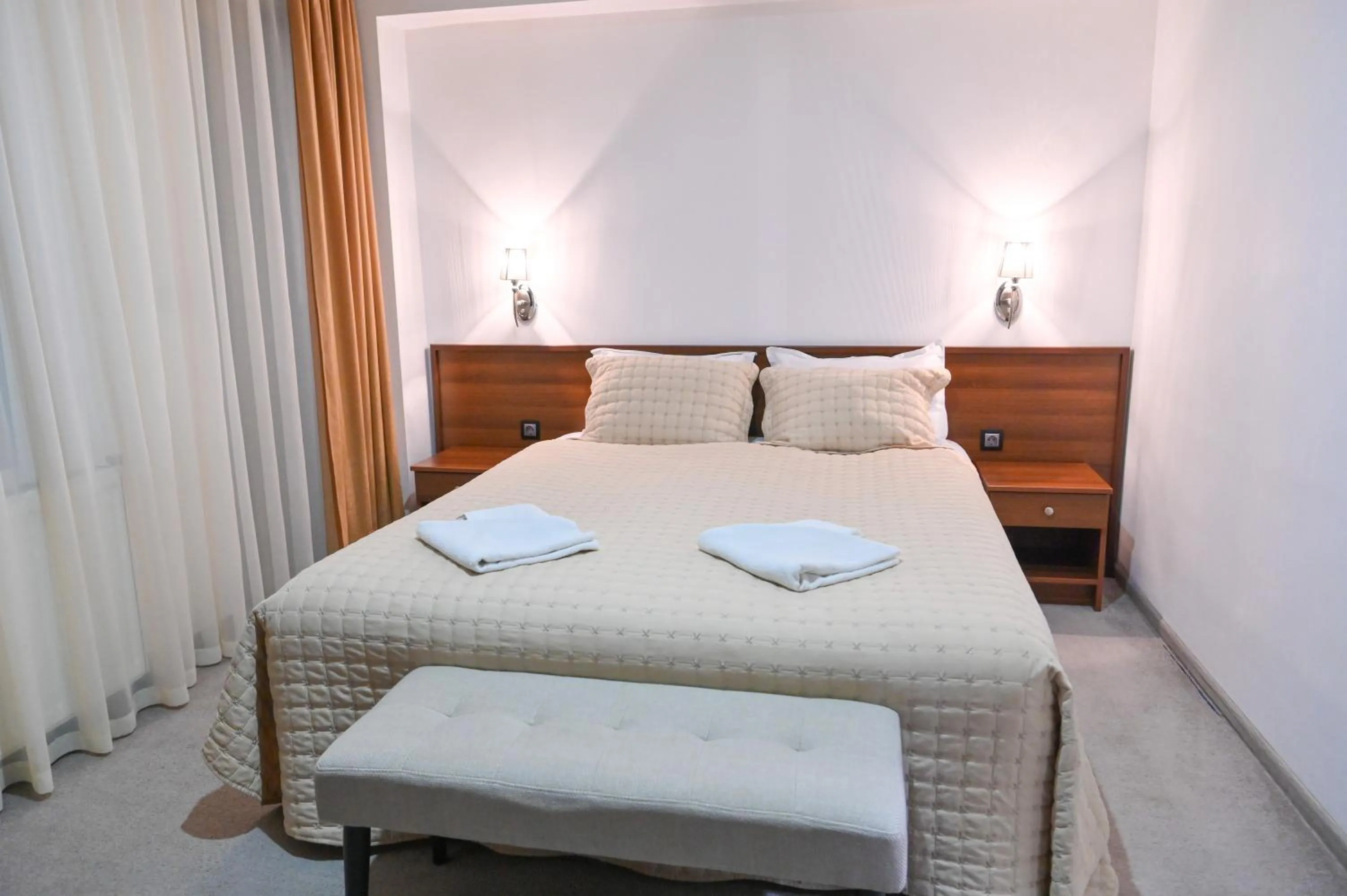 Bed in Hotel Rothmans-Breakfast - Free parking - Lobby