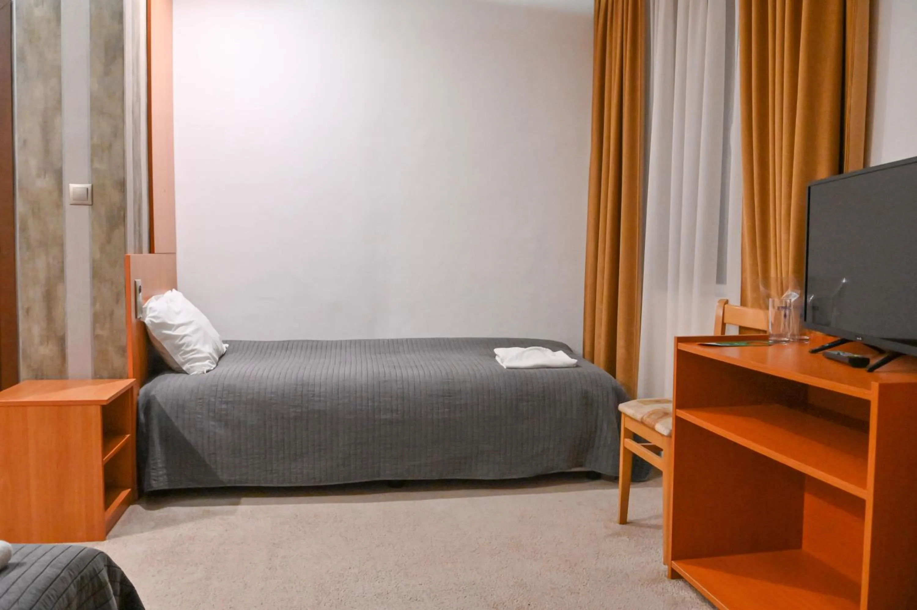 Bed in Hotel Rothmans-Breakfast - Free parking - Lobby