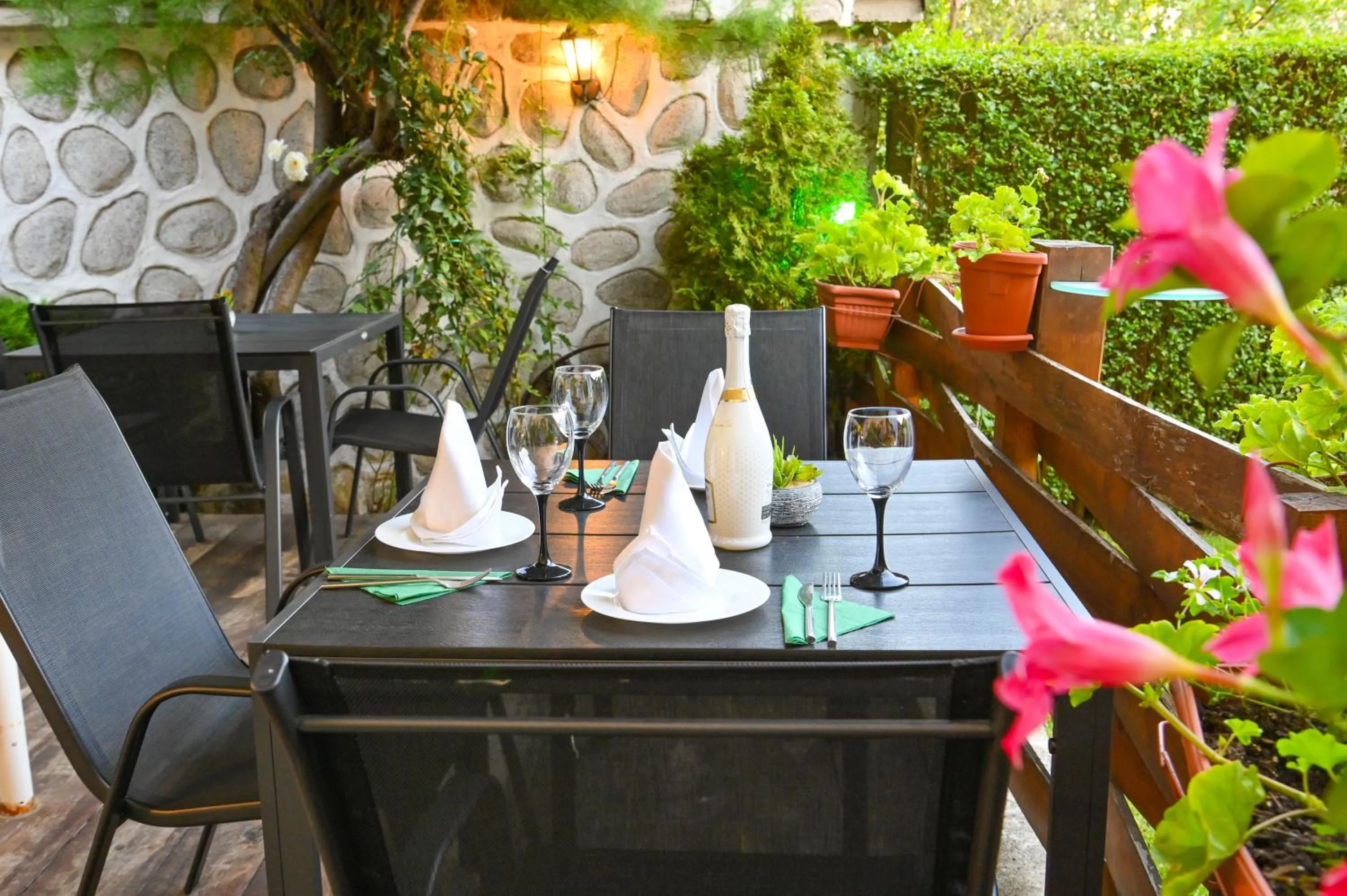 Hotel Rothmans-Breakfast - Free parking - Lobby