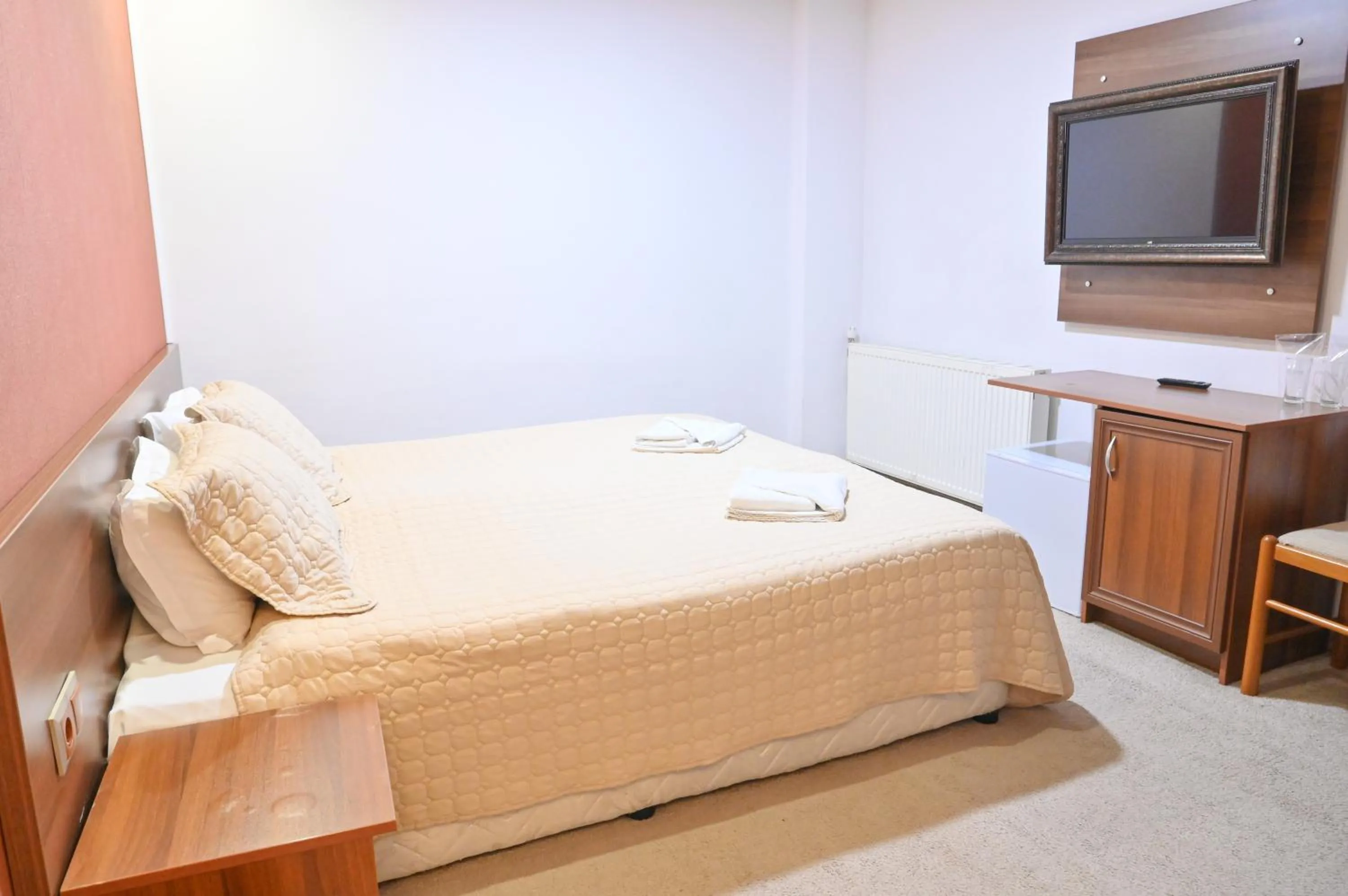 Bed in Hotel Rothmans-Breakfast - Free parking - Lobby