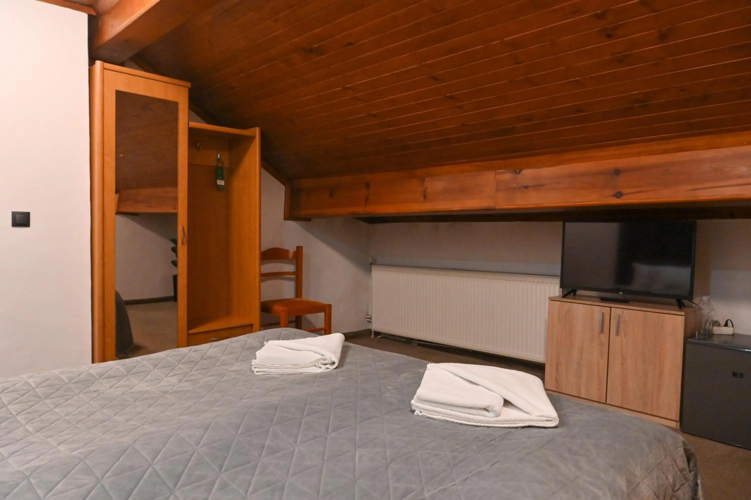 Bed in Hotel Rothmans-Breakfast - Free parking - Lobby