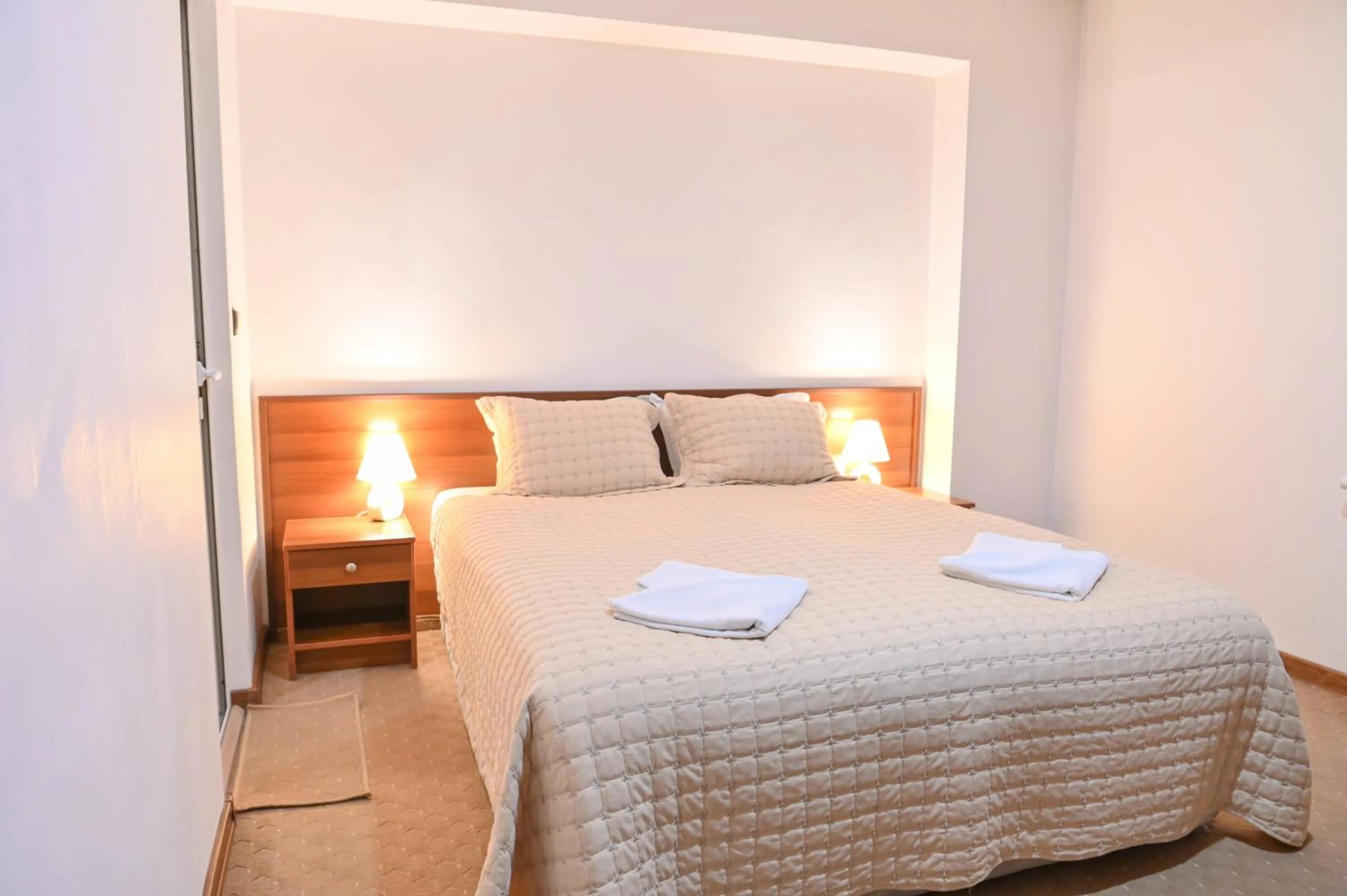 Bed in Hotel Rothmans-Breakfast - Free parking - Lobby