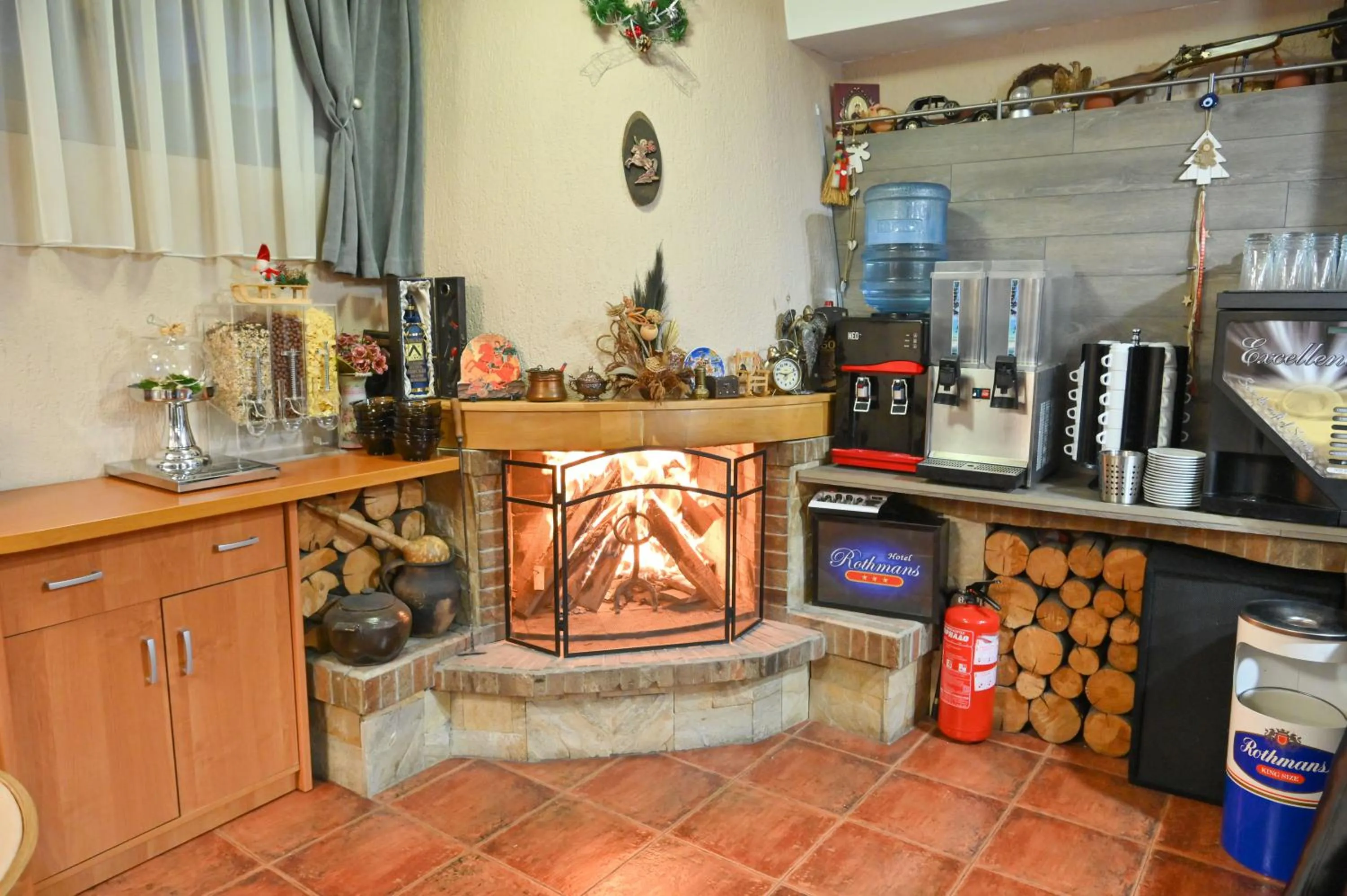 Hotel Rothmans-Breakfast - Free parking - Lobby