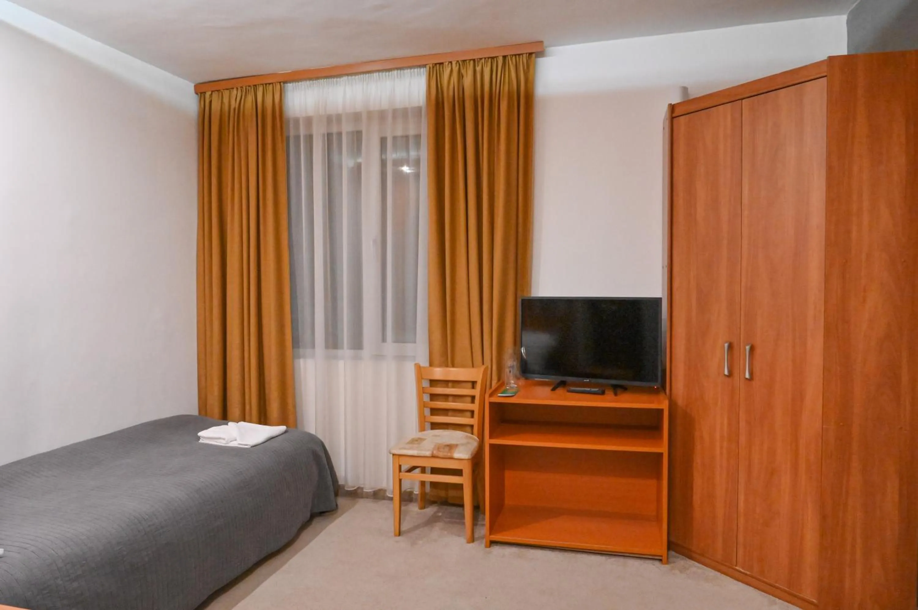 Bed in Hotel Rothmans-Breakfast - Free parking - Lobby