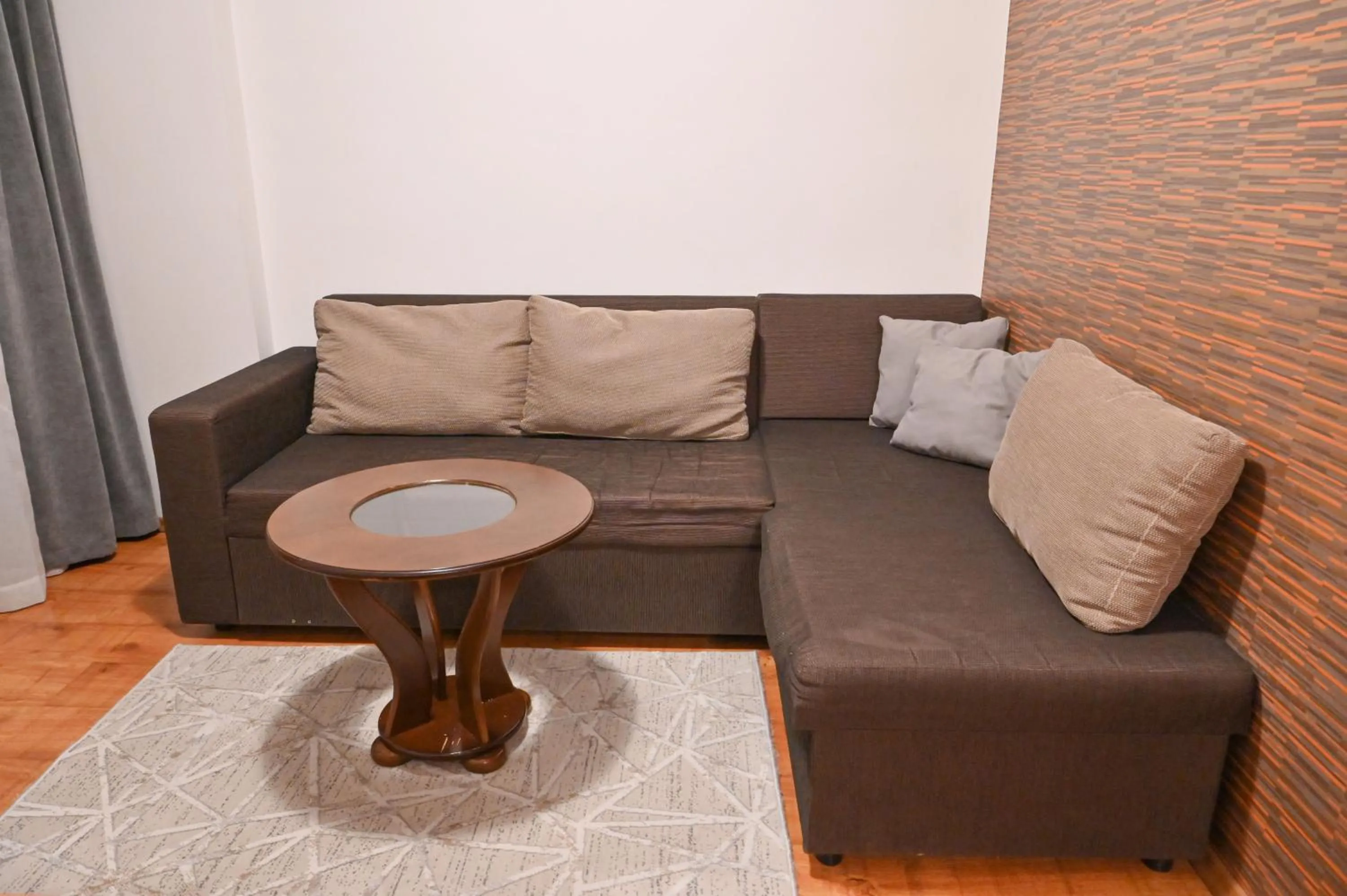 Hotel Rothmans-Breakfast - Free parking - Lobby