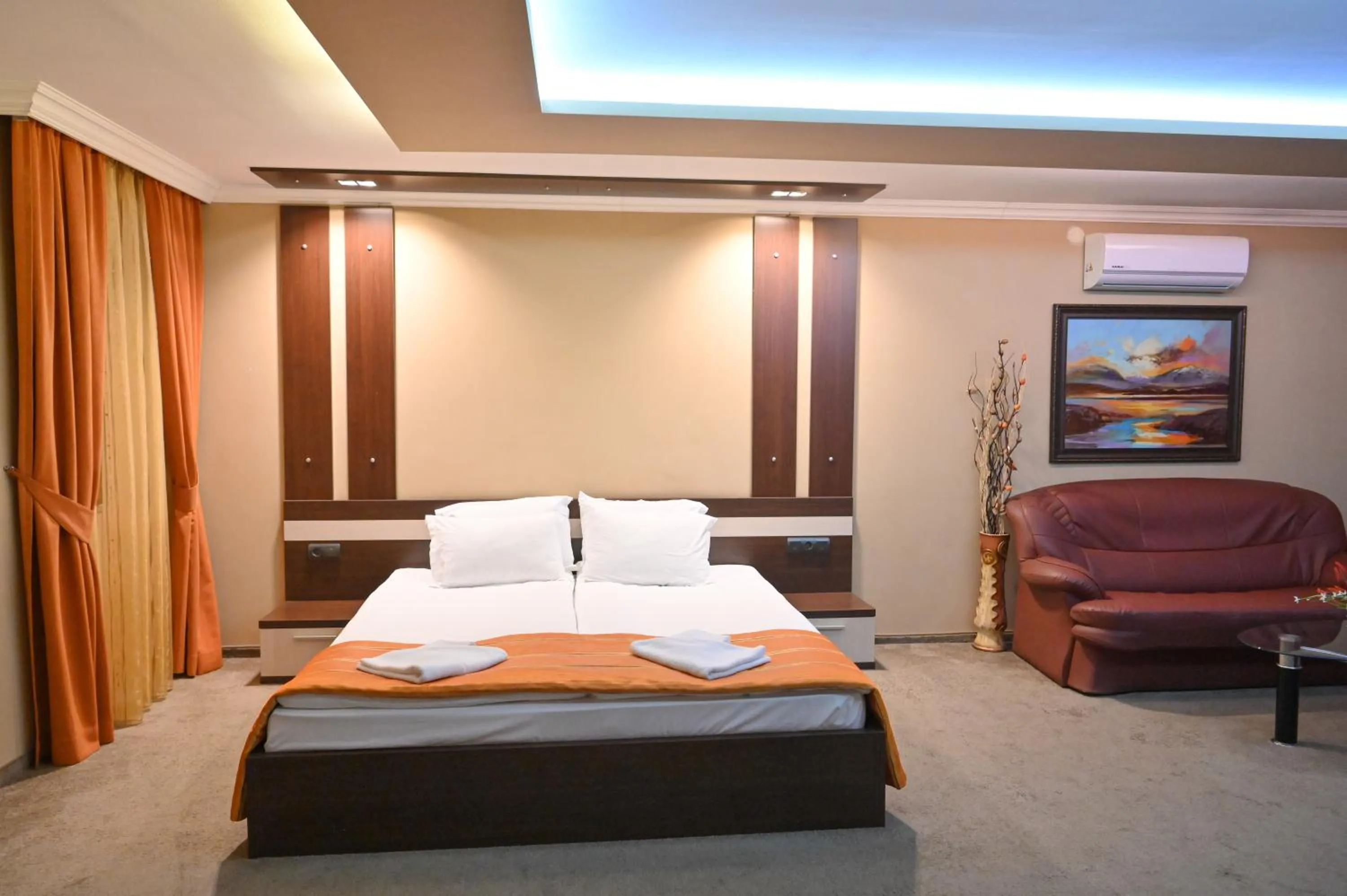 Bed in Hotel Rothmans-Breakfast - Free parking - Lobby