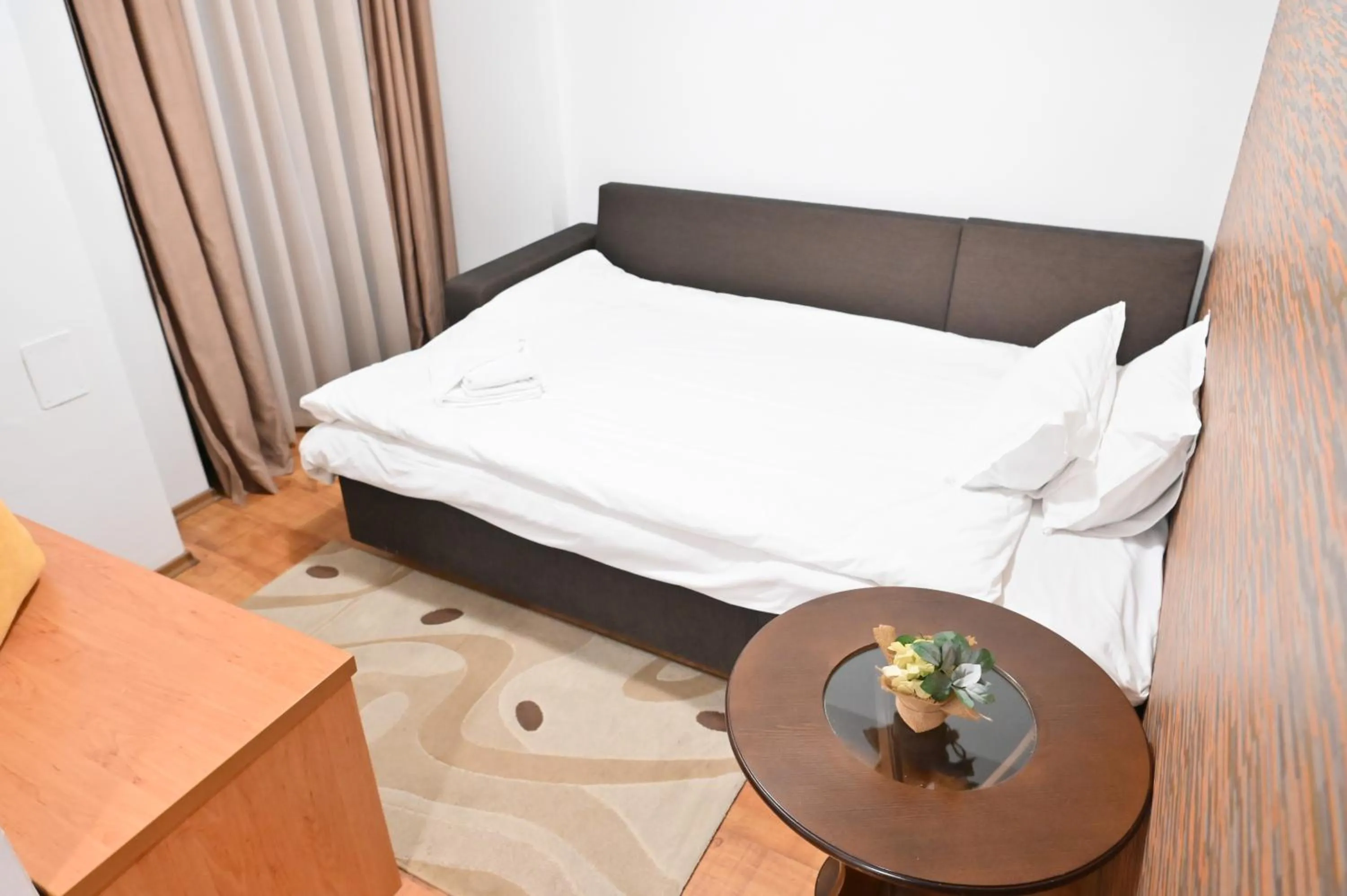 Bed in Hotel Rothmans-Breakfast - Free parking - Lobby