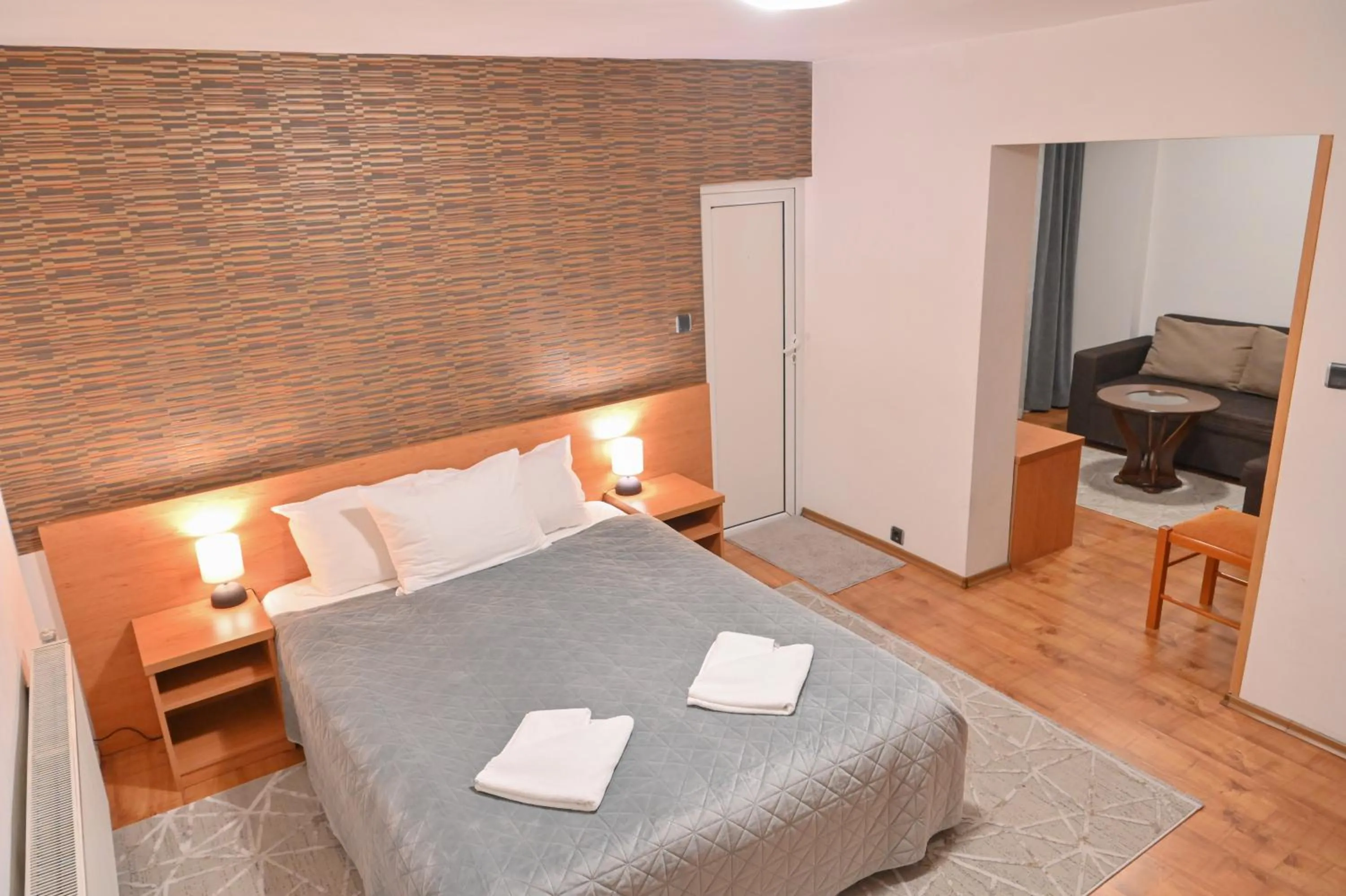 Bed in Hotel Rothmans-Breakfast - Free parking - Lobby