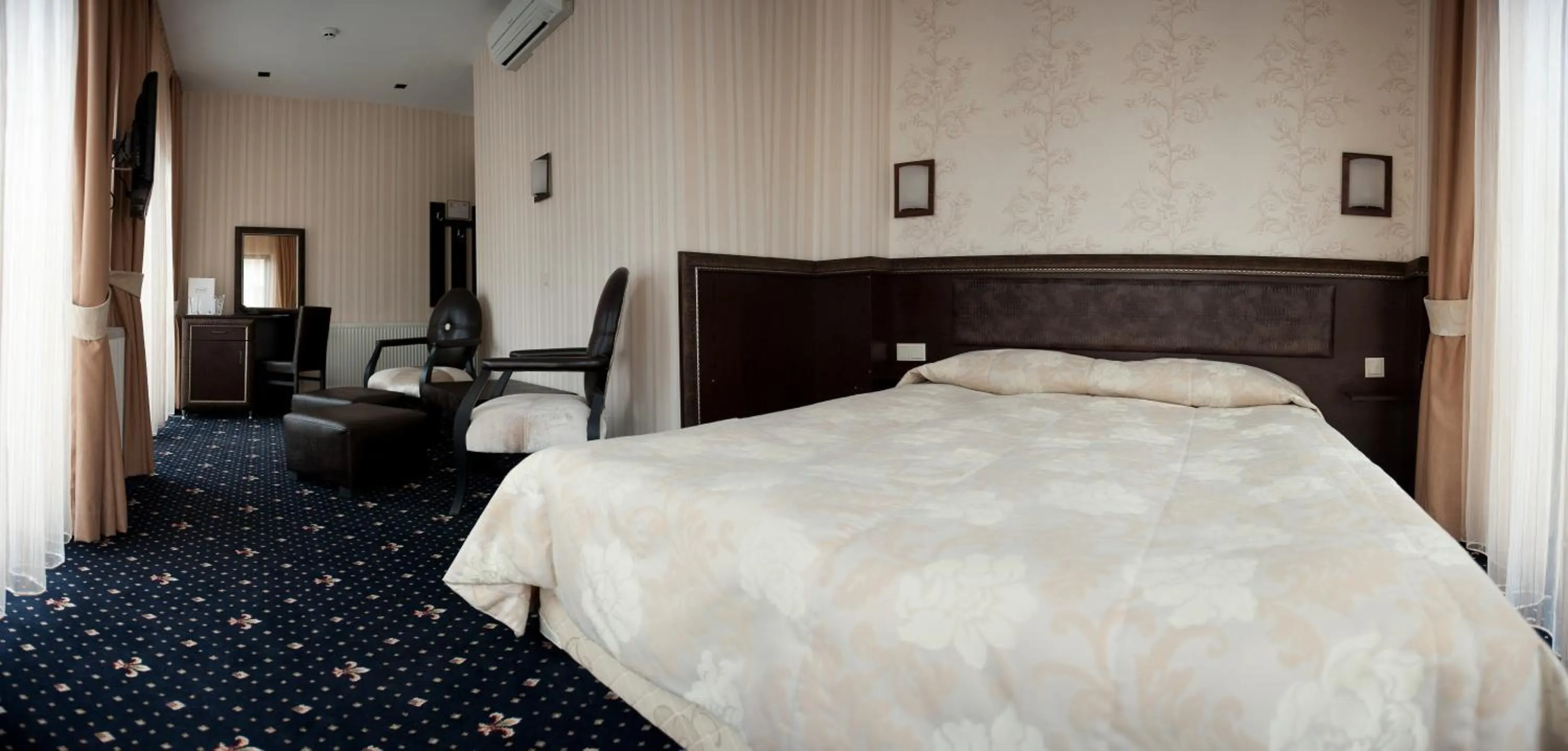 Bed in Hotel Victoria