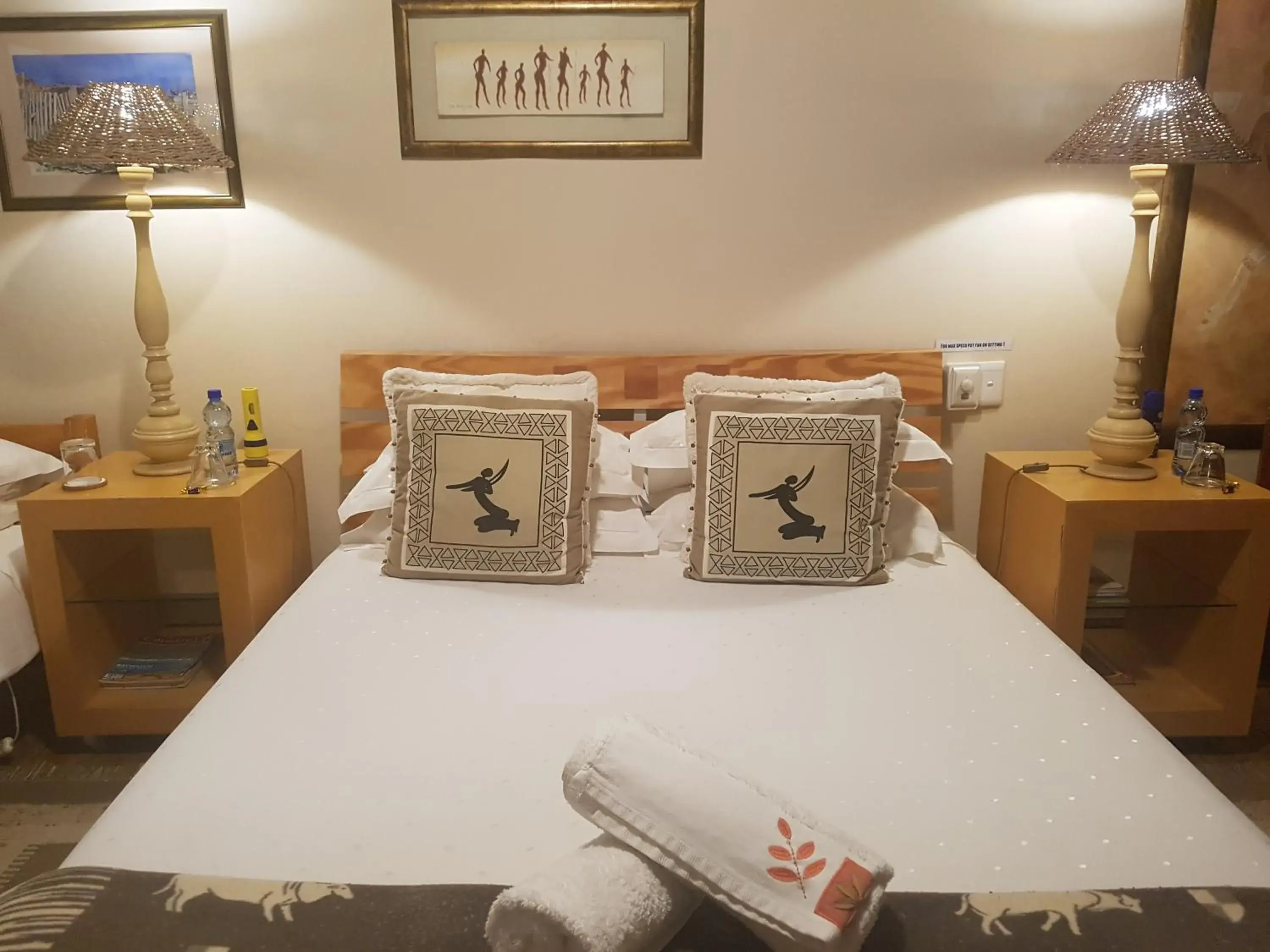 Large Double Room - single occupancy in Steytlerville Villa Guest house Large Double Room - single occupancy in Steytlerville Villa Guest house