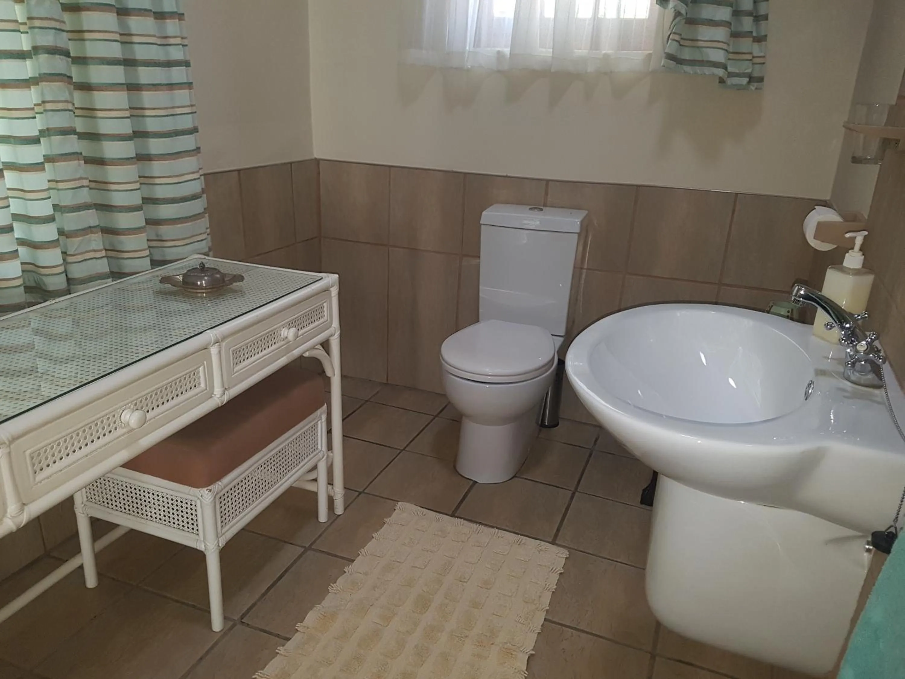 Bathroom in Steytlerville Villa Guest house