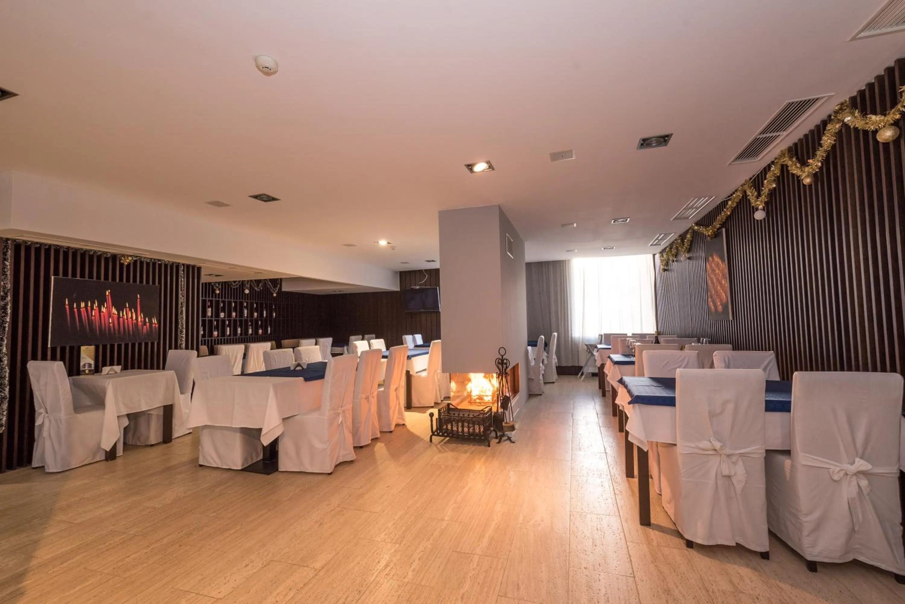 Restaurant/places to eat in Aparthotel Aspen