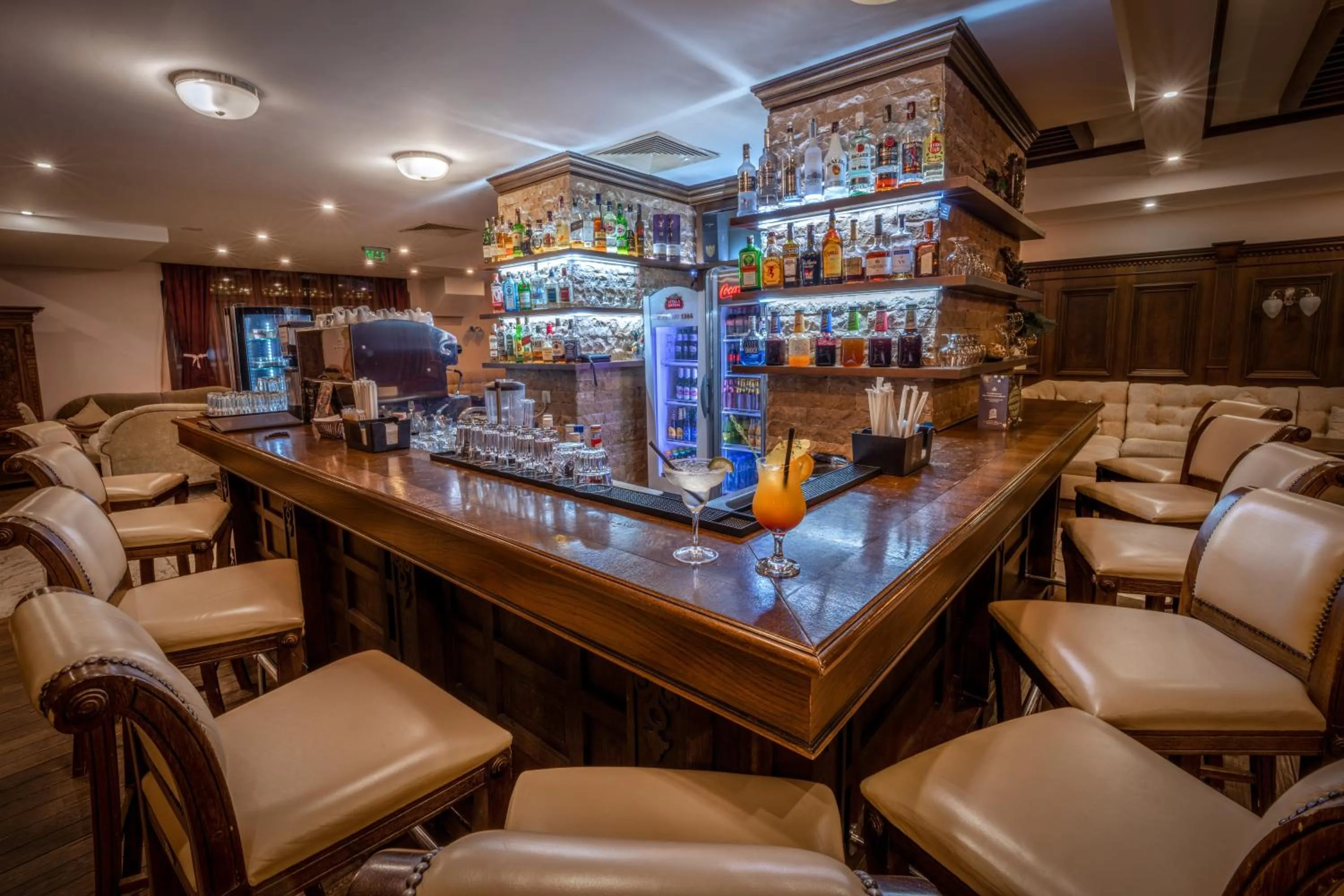 Lounge or bar in MPM Hotel Sport Ski-in, Ski-out