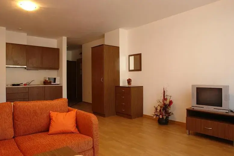 Photo of the whole room in Winslow Elegance Apartments Photo of the whole room in Winslow Elegance Apartments