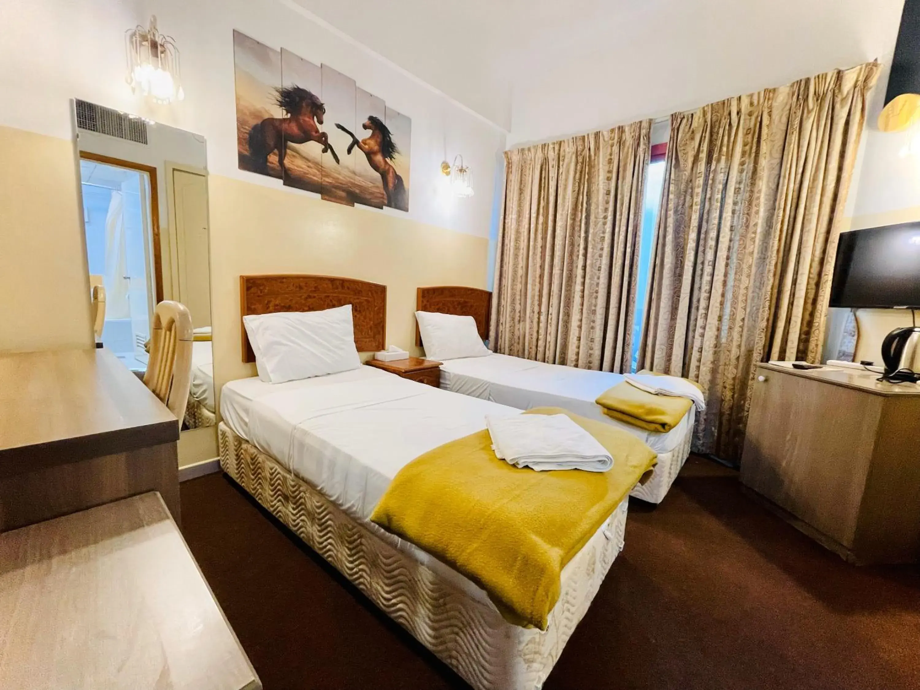 Bathroom in Queens Hotel Next Sabkha Bus Station Bathroom in Queens Hotel Next Sabkha Bus Station