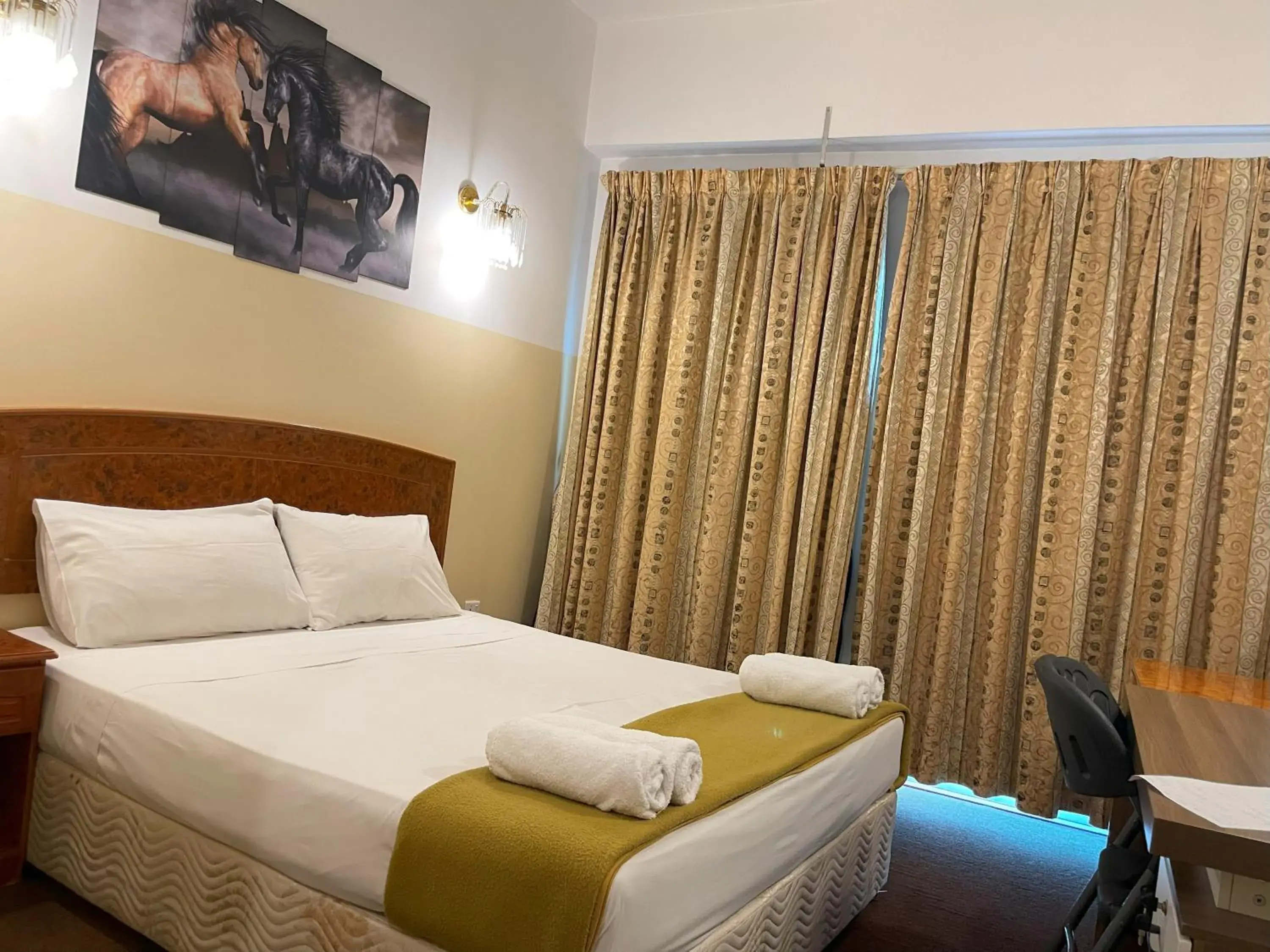 Bathroom in Queens Hotel Next Sabkha Bus Station Bathroom in Queens Hotel Next Sabkha Bus Station