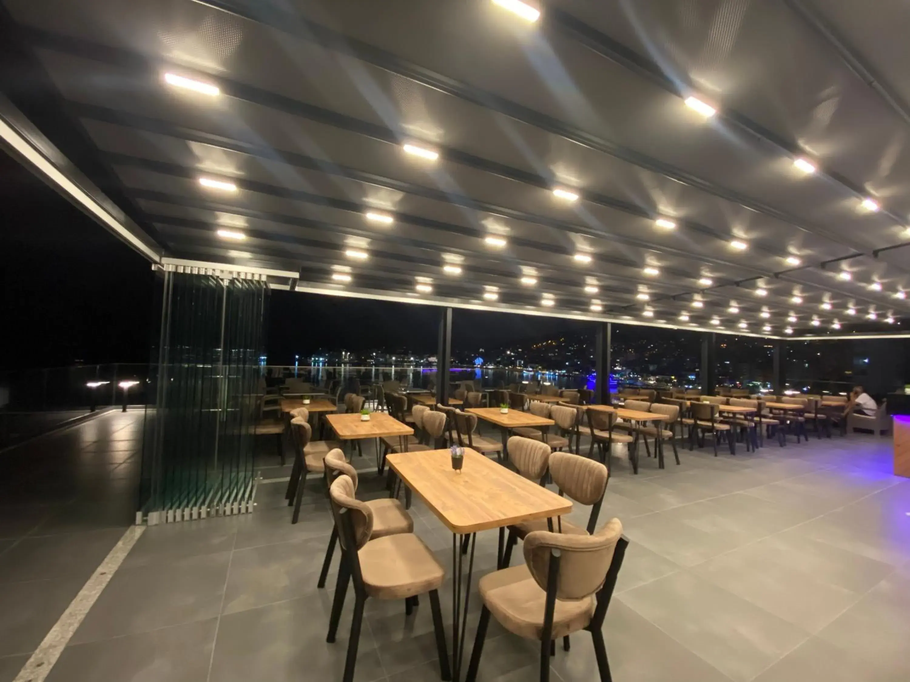 Restaurant/places to eat in Julia Hotel Restaurant/places to eat in Julia Hotel