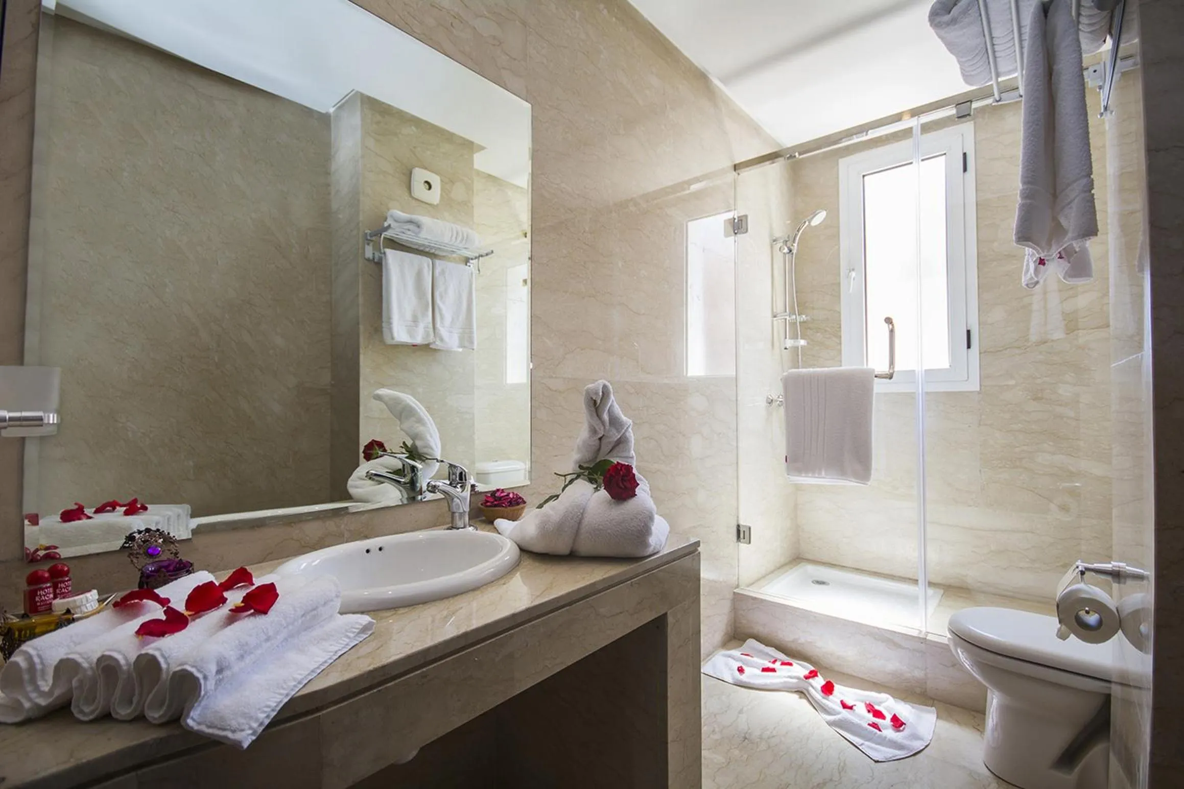 Bathroom in Hôtel Racine