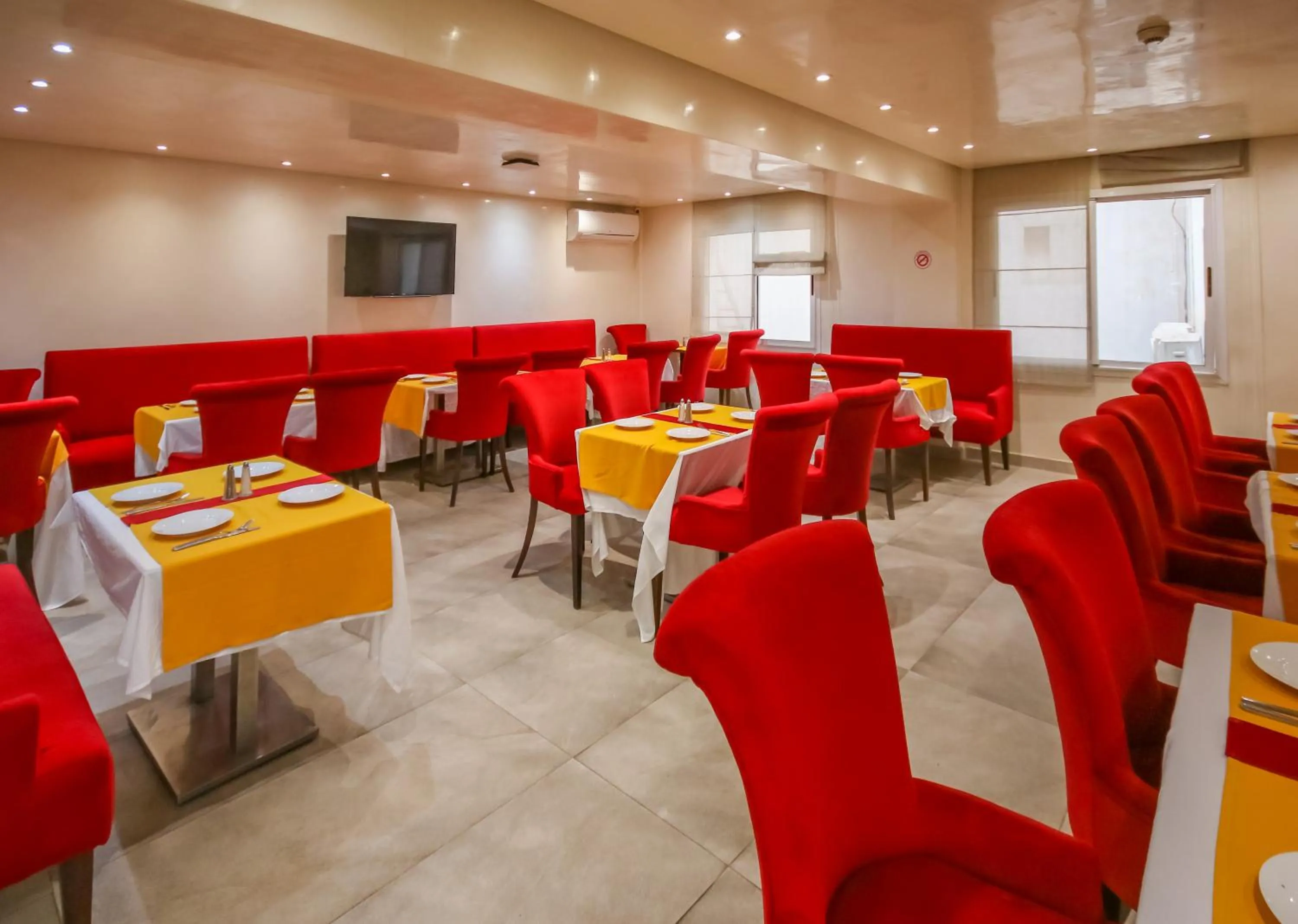 Restaurant/places to eat in Hôtel Racine