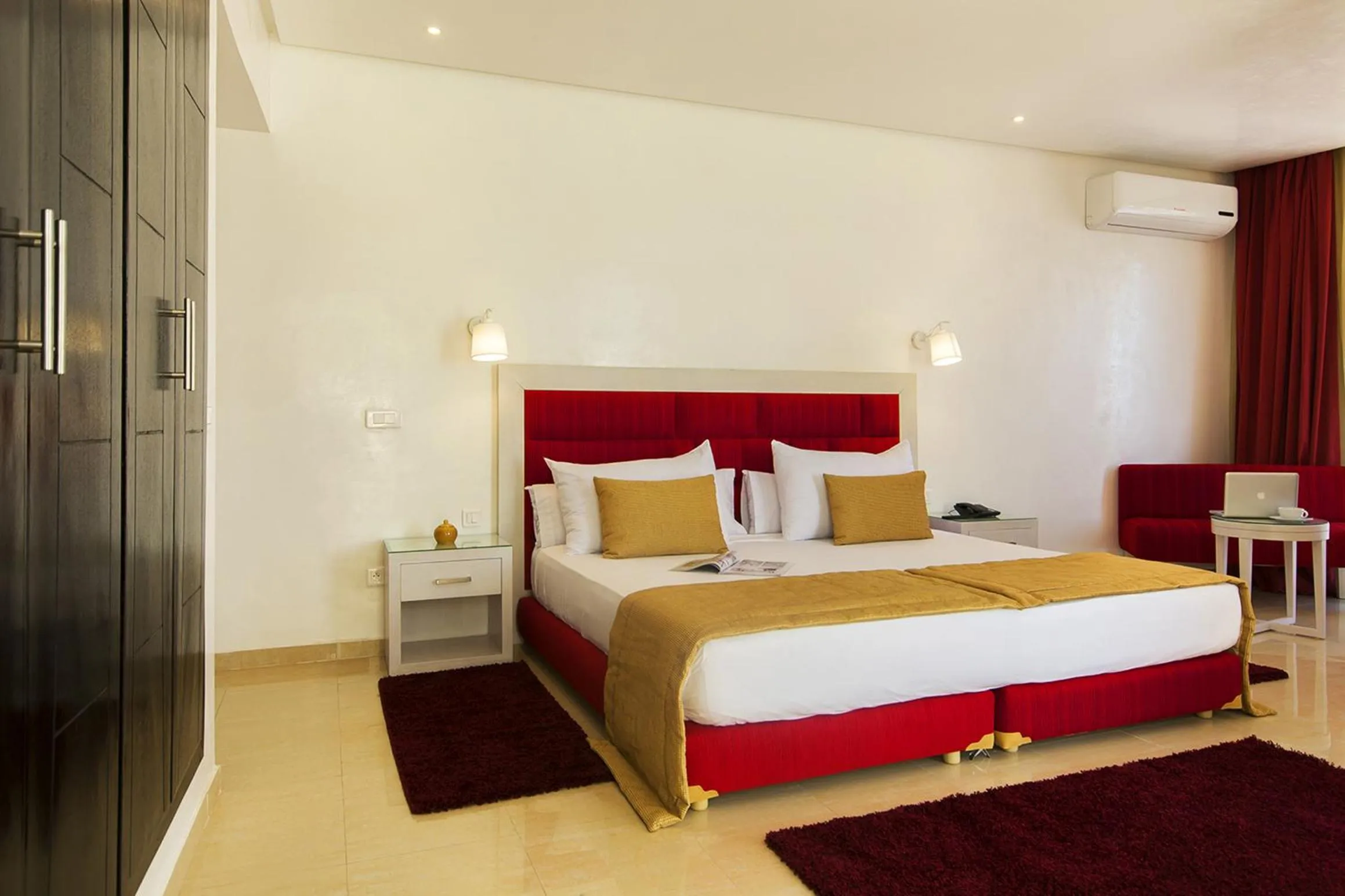 Bedroom, Bed in Hôtel Racine