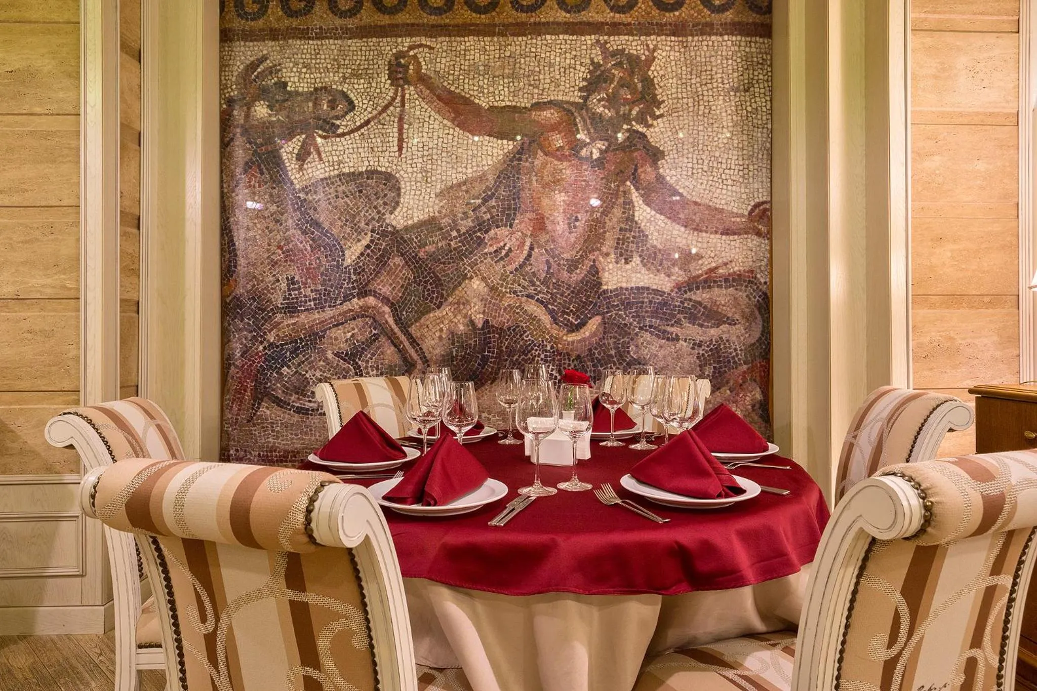 Restaurant/places to eat in Hotel Club Central