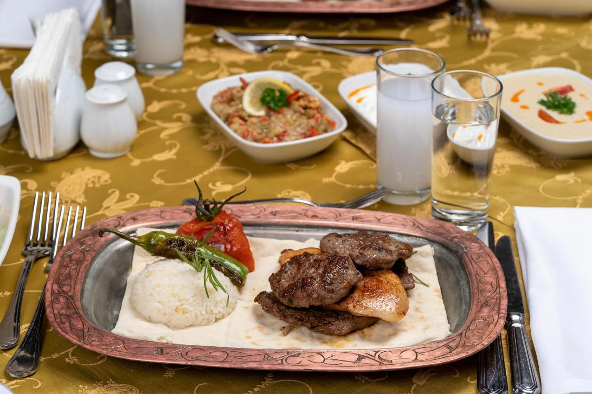 Food and drinks in Sensitive Premium Resort & Spa