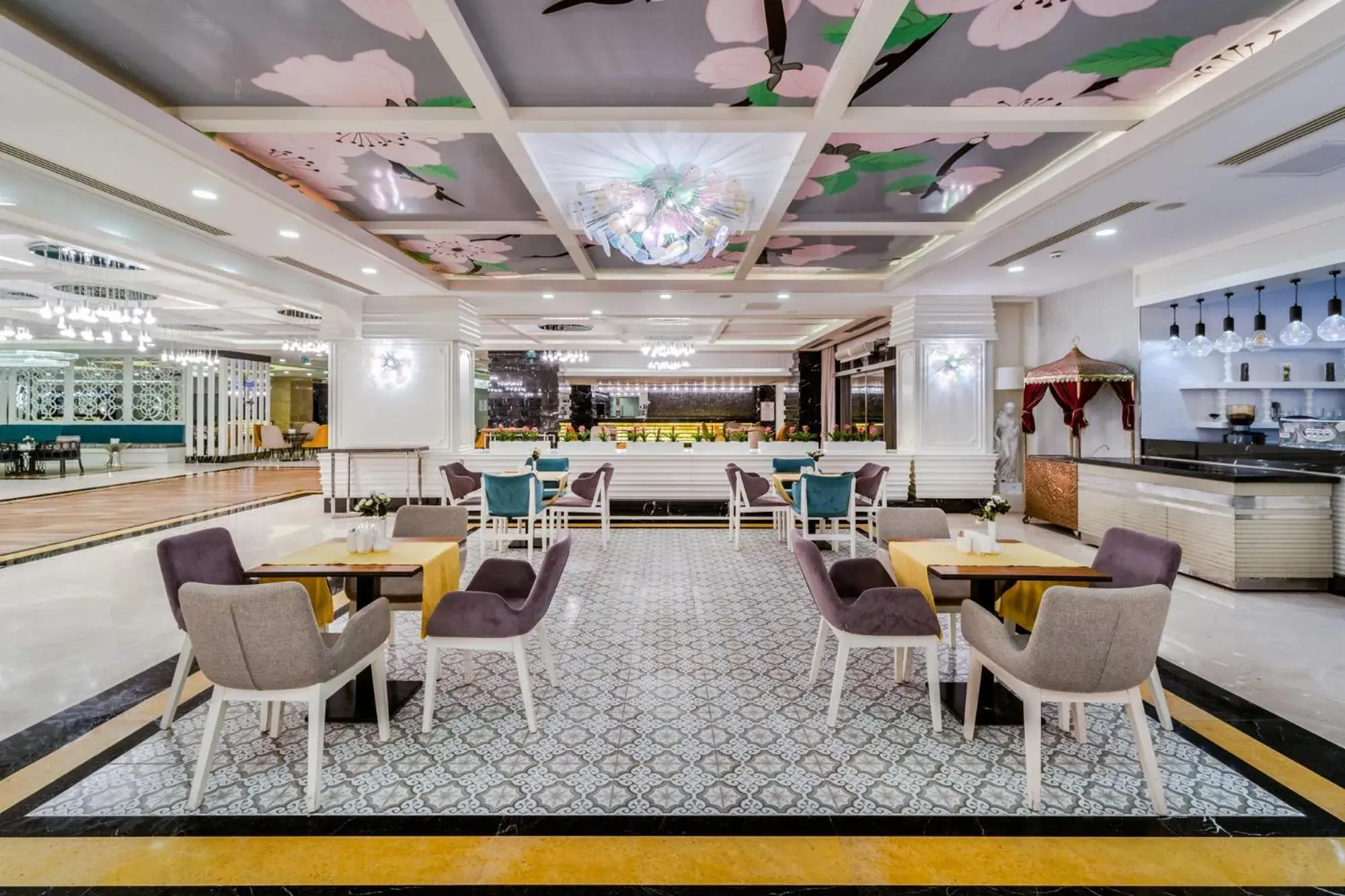 Restaurant/places to eat in Sensitive Premium Resort & Spa Restaurant/places to eat in Sensitive Premium Resort & Spa