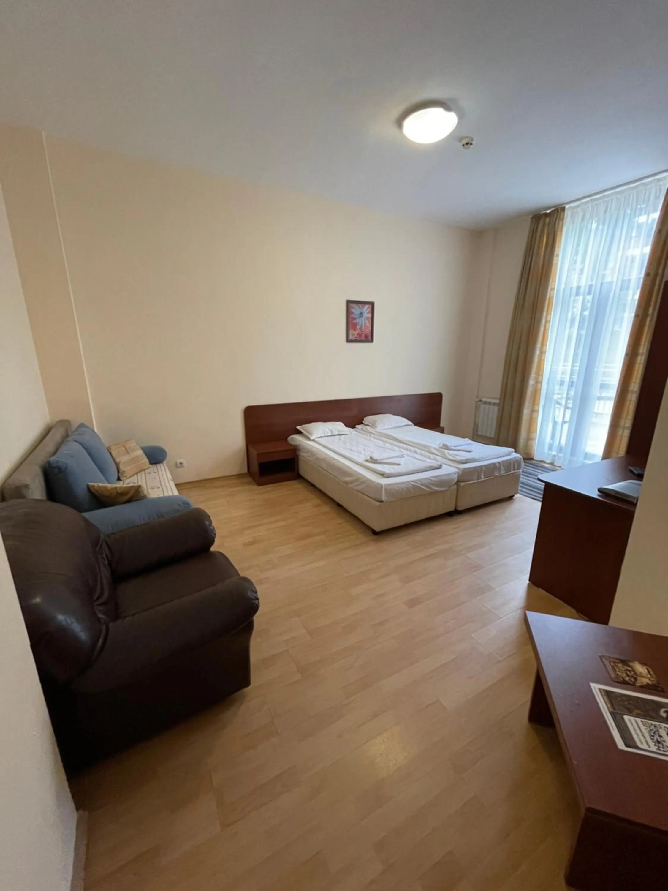 Photo of the whole room, Bed in Persey Flora Apartments