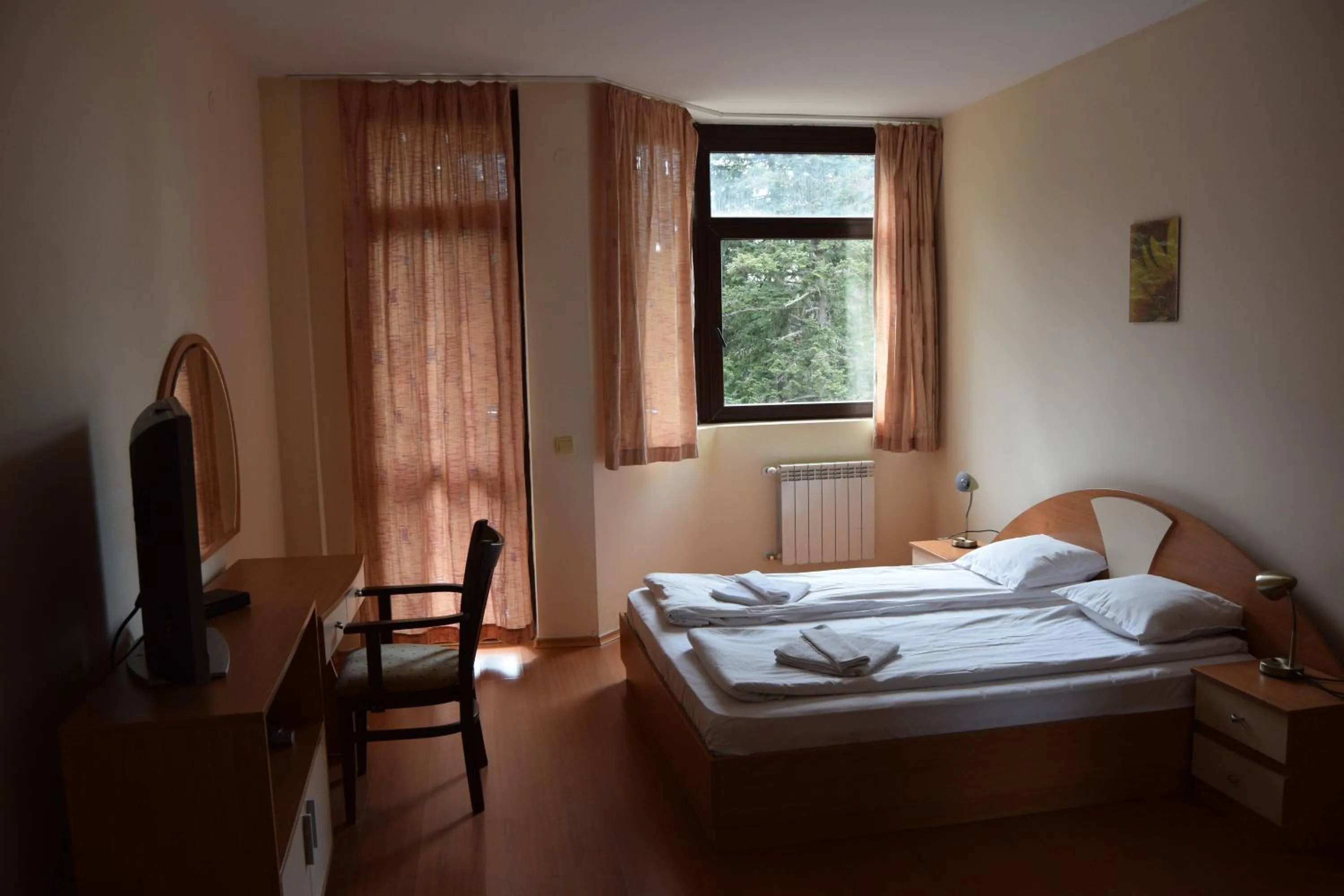 Bedroom, Bed in Persey Flora Apartments